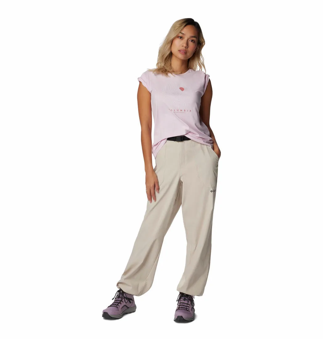 Columbia Women Red Sloan Ridge Graphic SS Tee Scoop neck femininity perfect for all-day wear