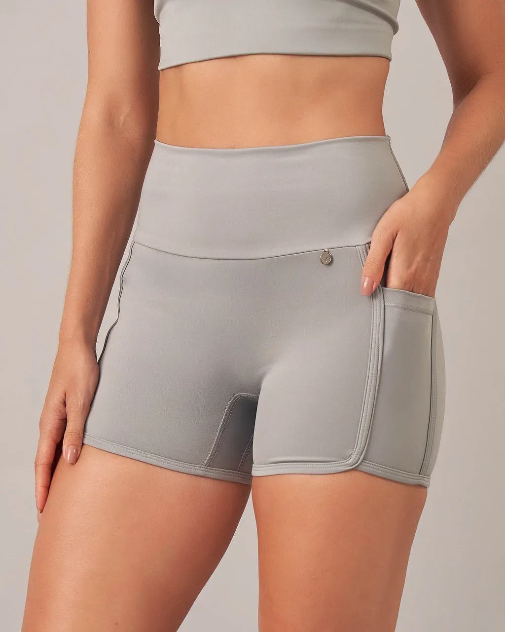 Shorts detalhe gal?o e bolso (SH23) Stretch Layer Non Binding Waistline