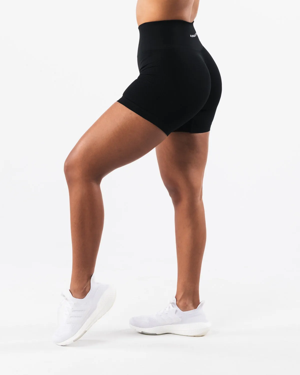 Amplify Contour Short 5" - Black easygoing look