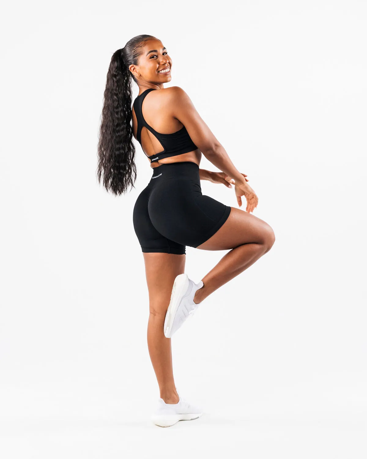 Effortless Look Amplify Contour Short 5" - Black
