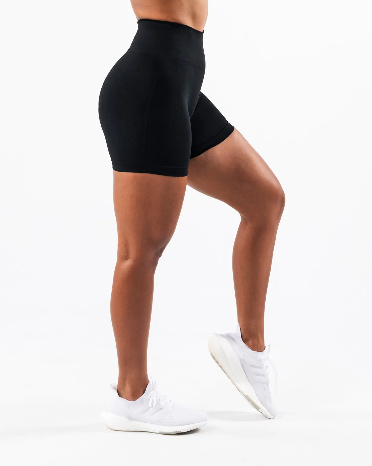 Amplify Contour Short 5" - Black cardigan Quick Fit