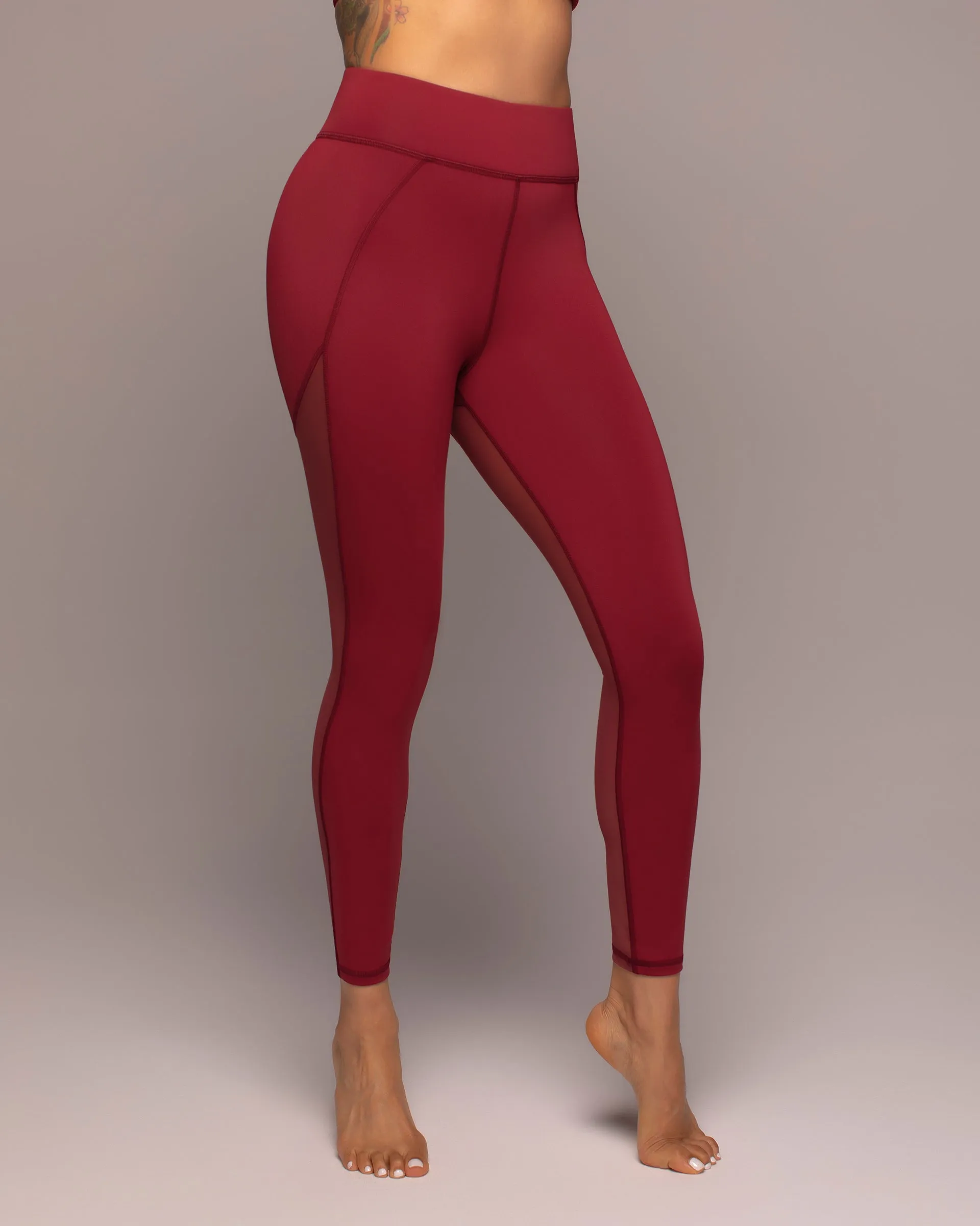 Soft Touch Travel Enthusiast No Shrink Material Revue Mesh Legging
