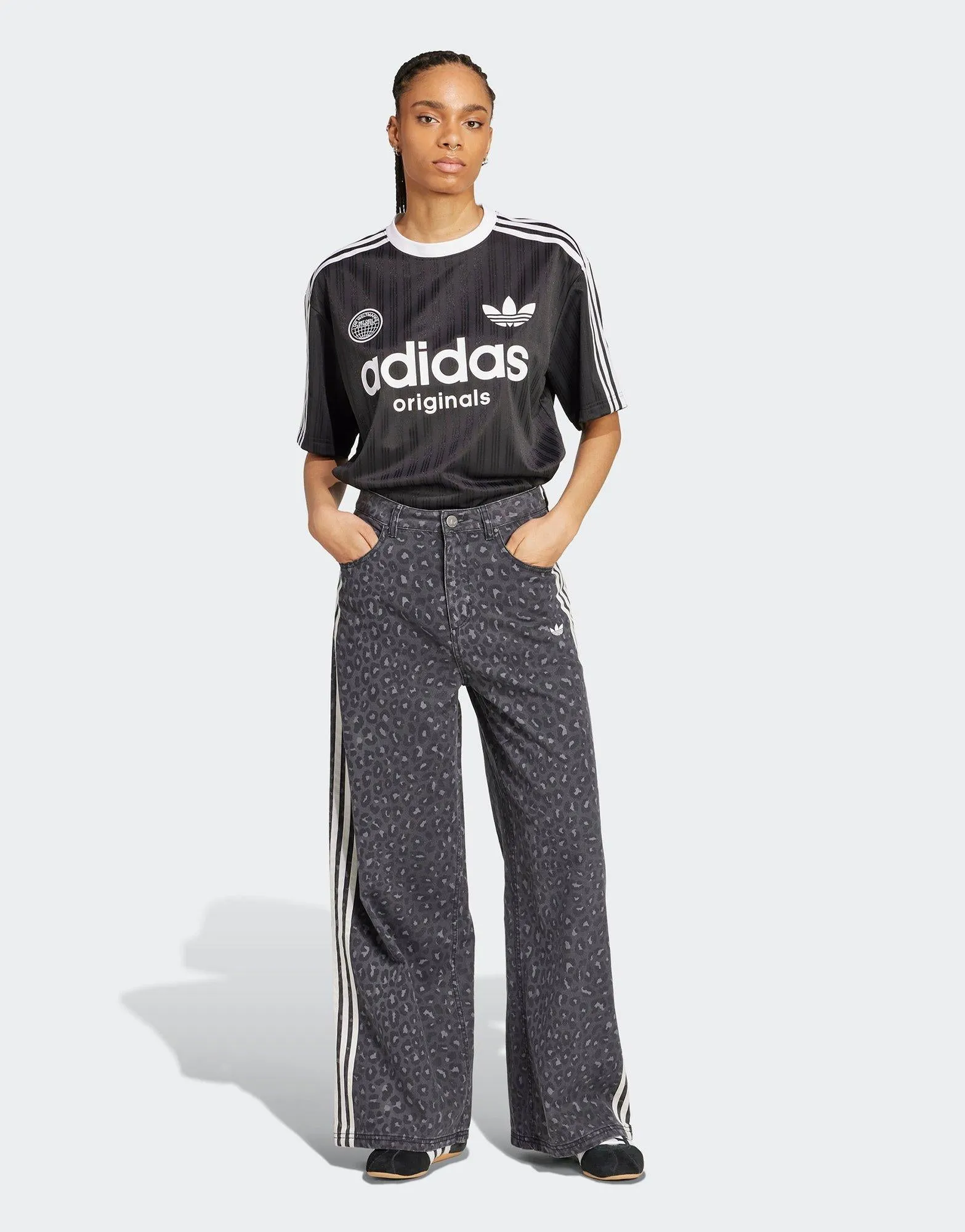 Oversized T-Shirt Pocket Detailing Simple and Comfortable