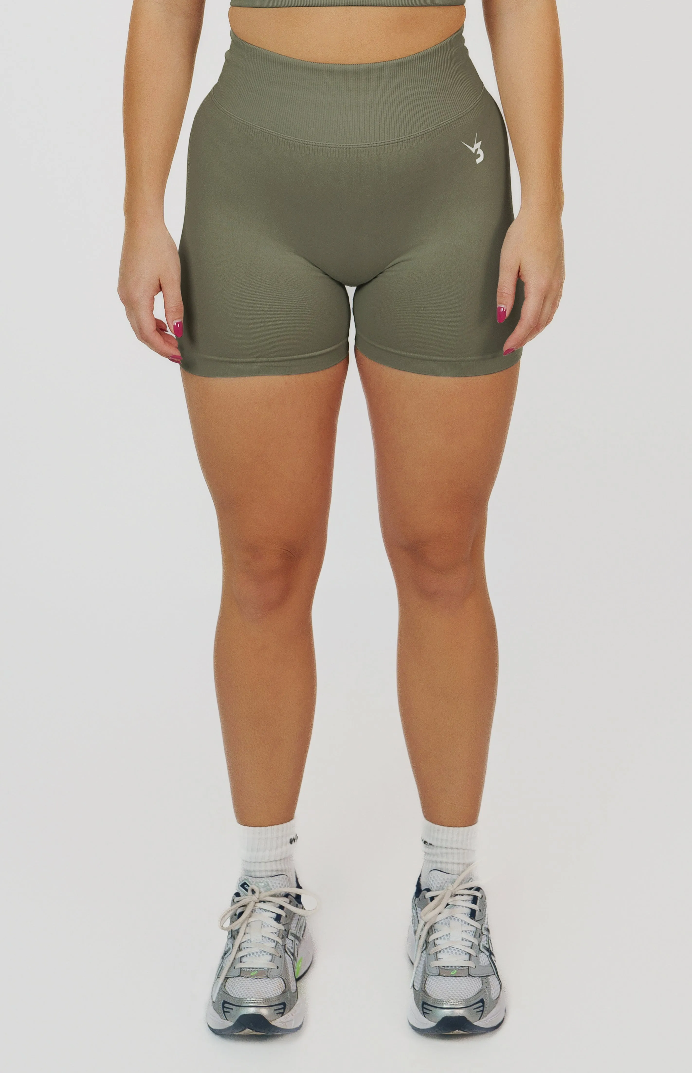 Wedges QuickAccessPockets Form Seamless Scrunch Shorts - Olive Green