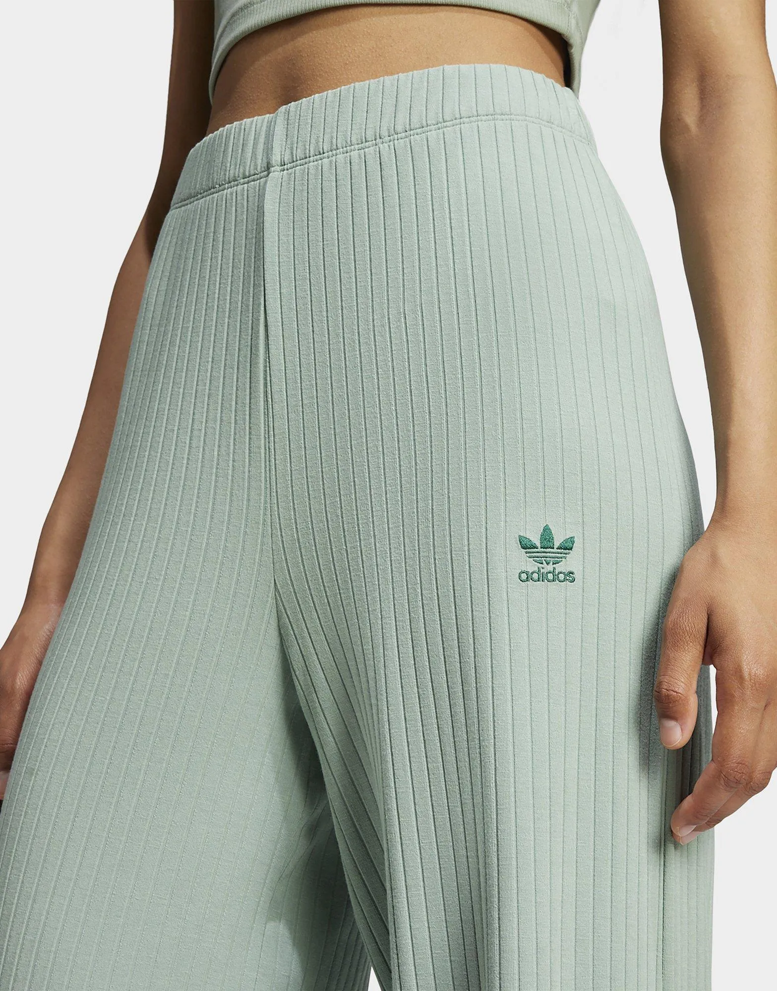 Comfort Fit Capri ????? ??? ????? Essentials | ????
