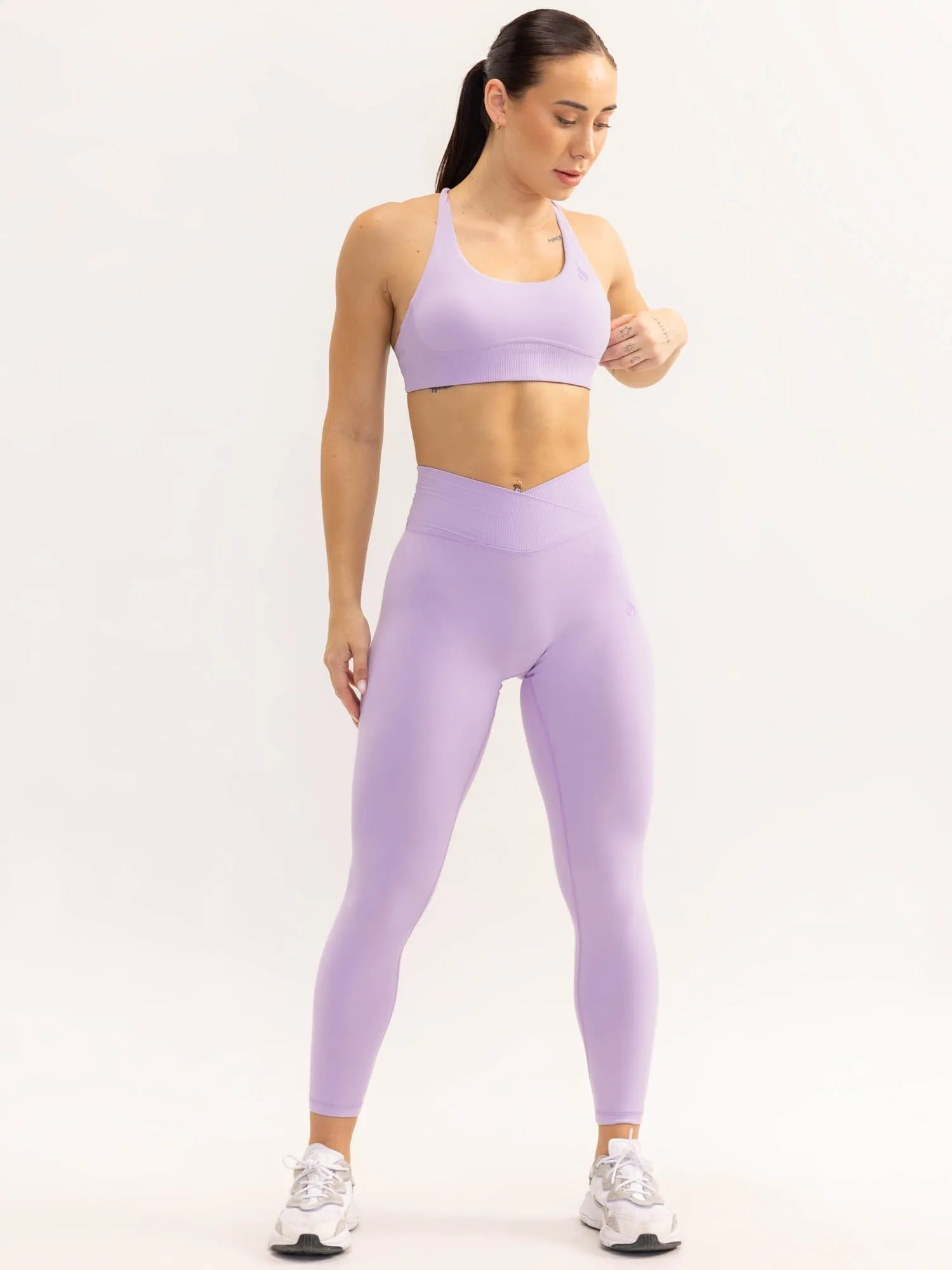 Stretch seams Activate Scoop Neck Sports Bra - Lavender