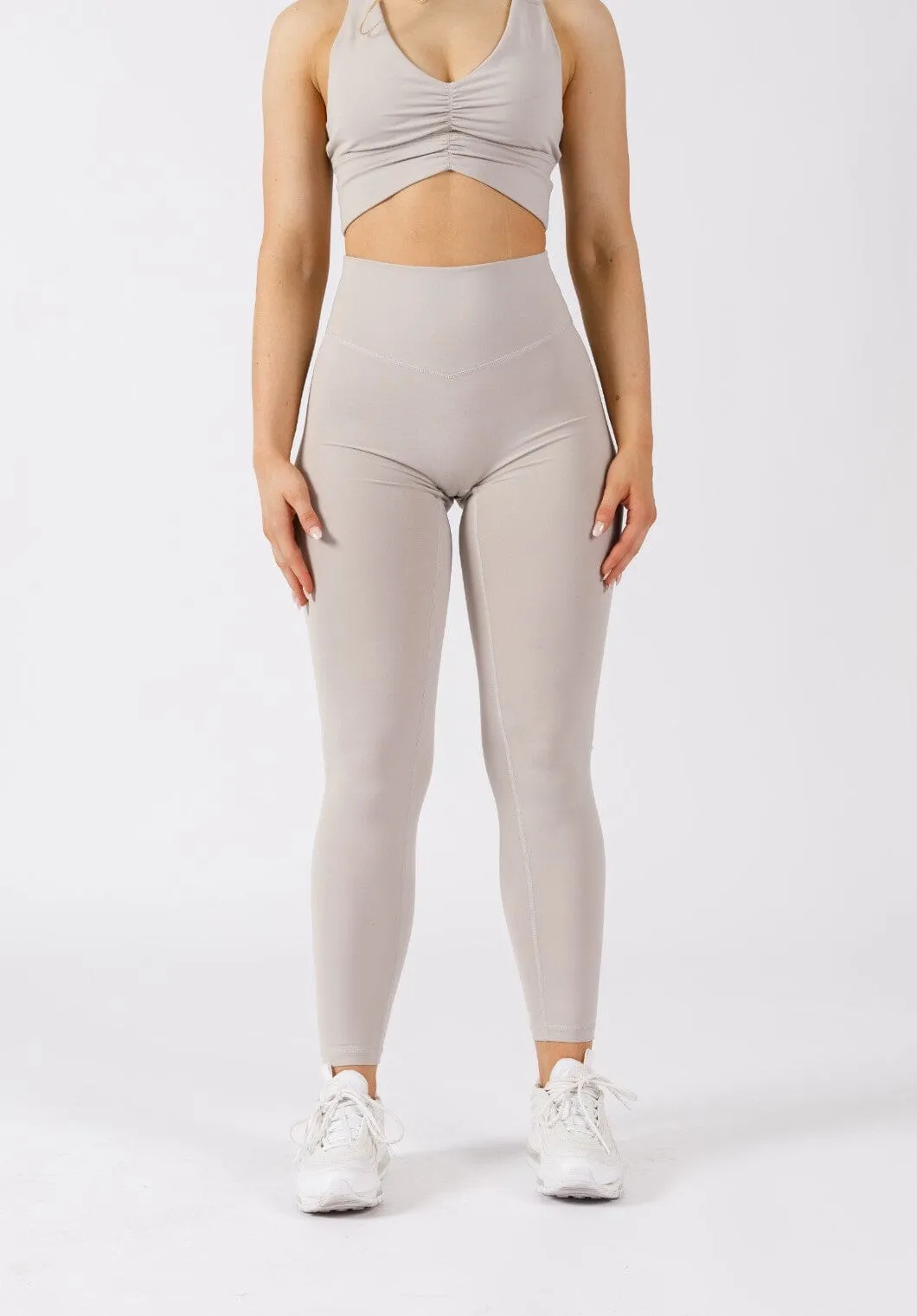 UltraLux Curve Contour Sculptseam? Legging Halo Performance Fit Reflective details