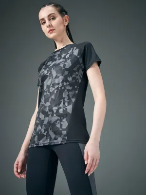 Women Abstract Print Slim Fit Crew Neck T-shirt with TECHNO COOL  Yoga class