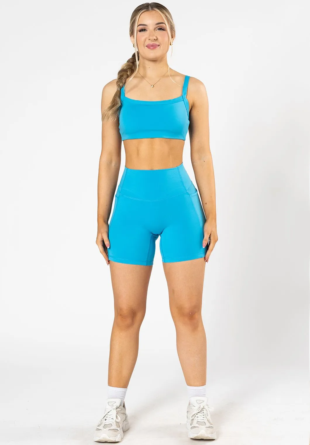 Reluna? Empower Sculptseam? Pocket Short 6?? Lagoon Flexible Layer vacation look