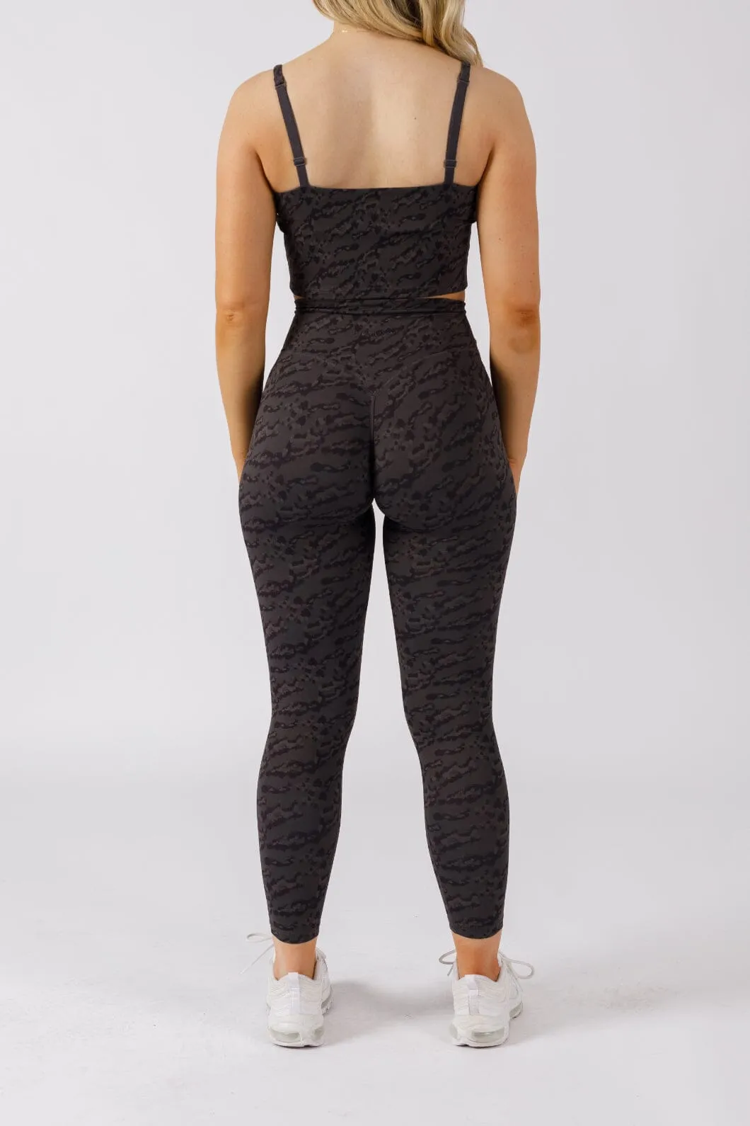 Minimalist Style Holiday Outfit Comfortable Performance RecStretch Original Sculptseam? Plus Legging Rogue