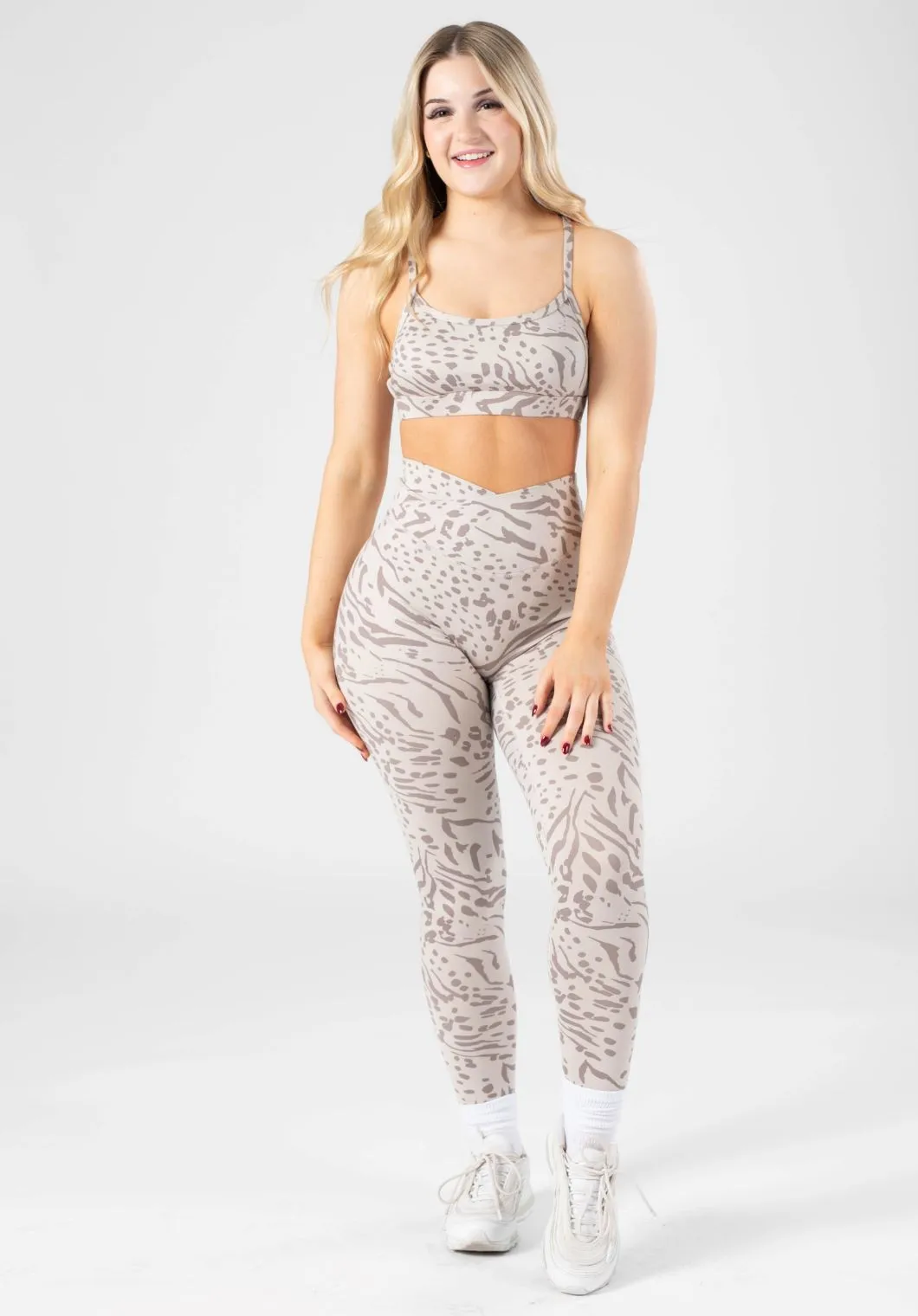 Stylish Basic Reluna Crossover Sculptseam? Legging Snow Leopard