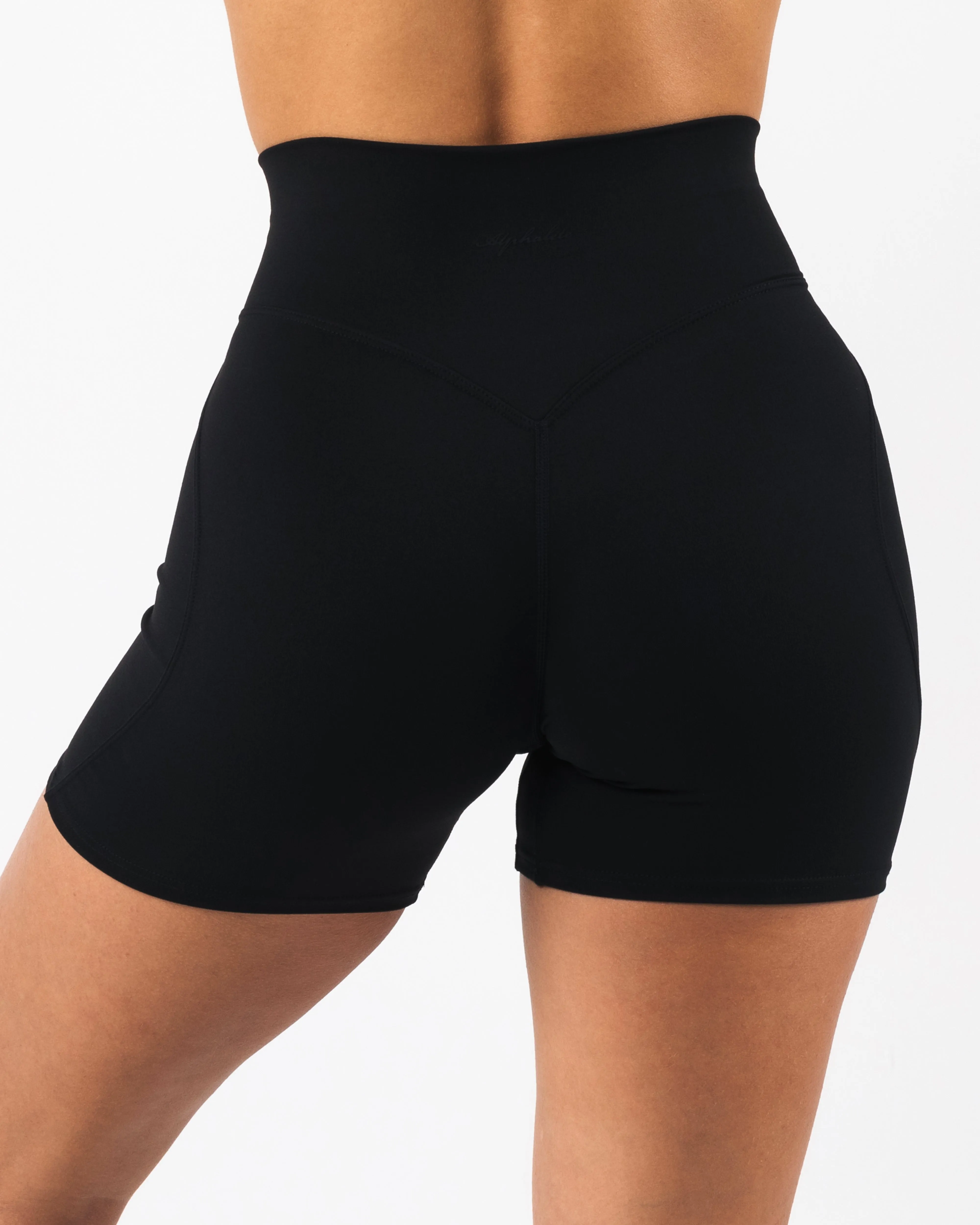 Aura Short 5" - Onyx Roomy Comfort