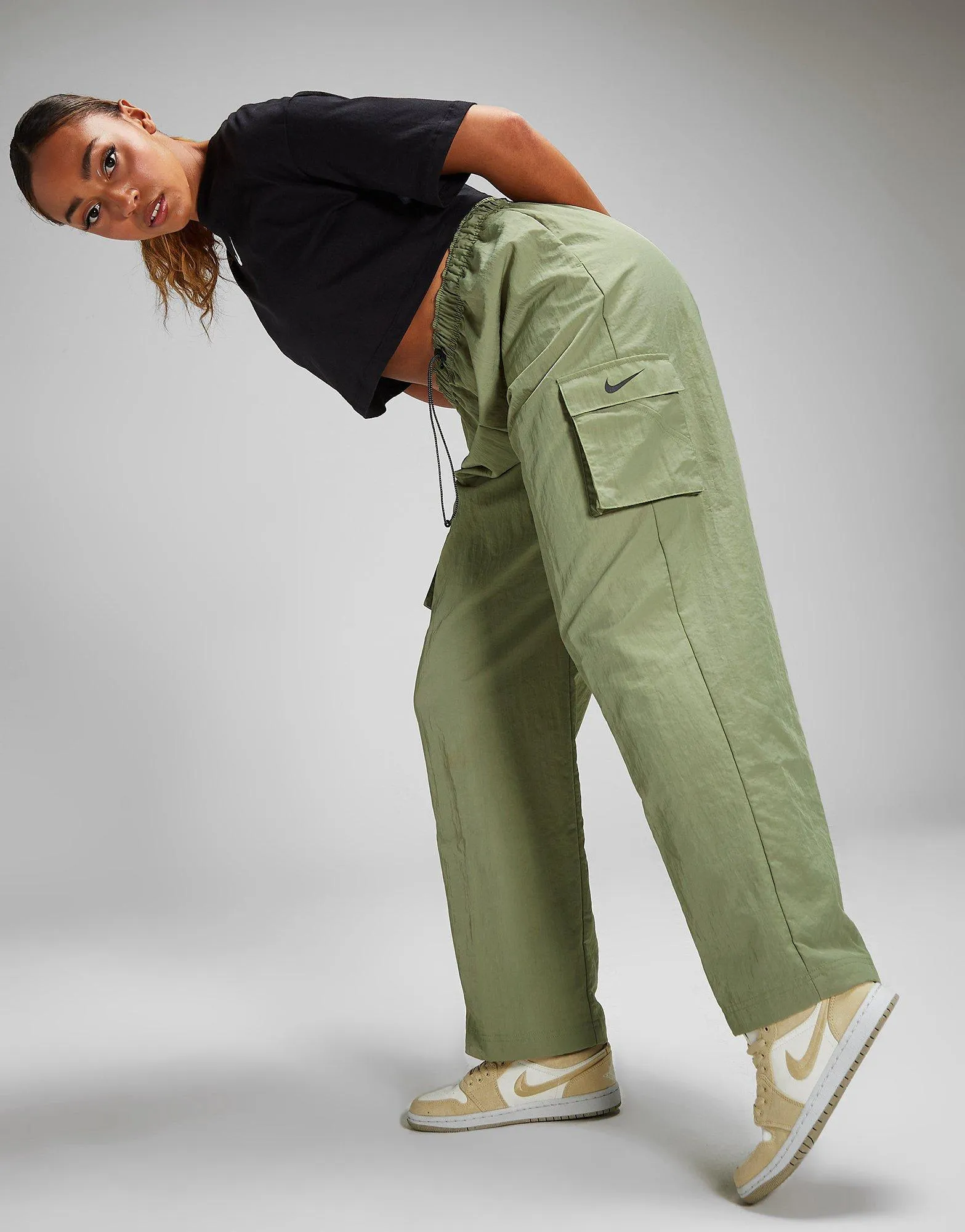 ????? ???"? Sportswear Essential | ??????? Performance Pants Comfort and Flexibility