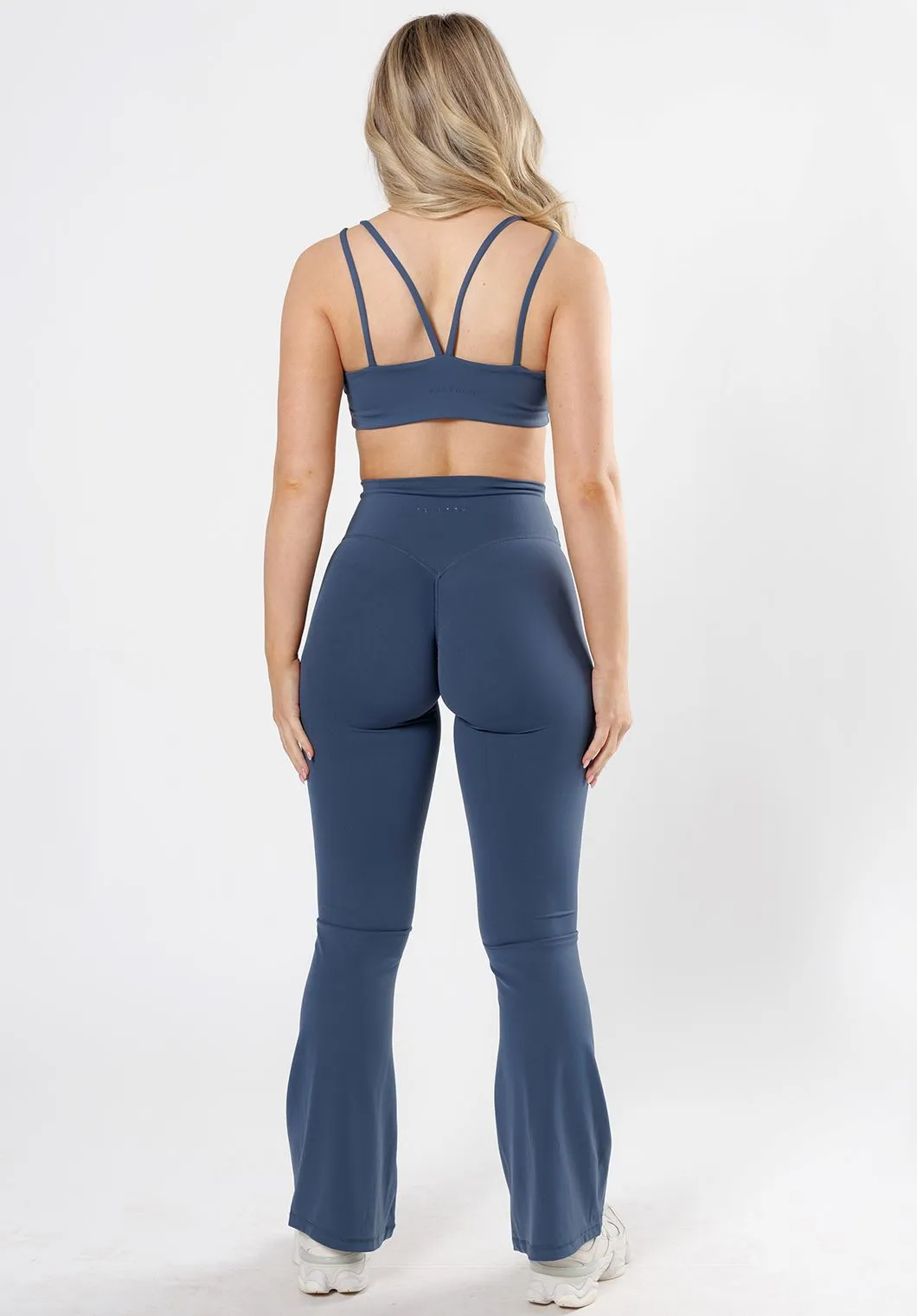 Stretch Form simple design RecStretch? Original Sculptseam? Plus Essential Flare Legging 31" Water Sign