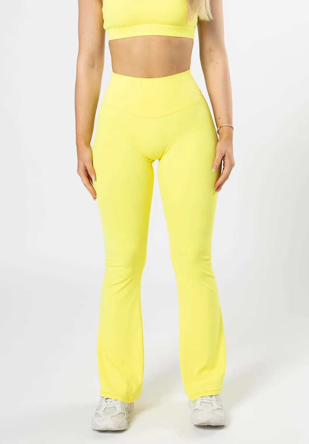 RecStretch? Original Sculptseam? Plus Essential Flare Legging 31" Lemonade Easy Stretch
