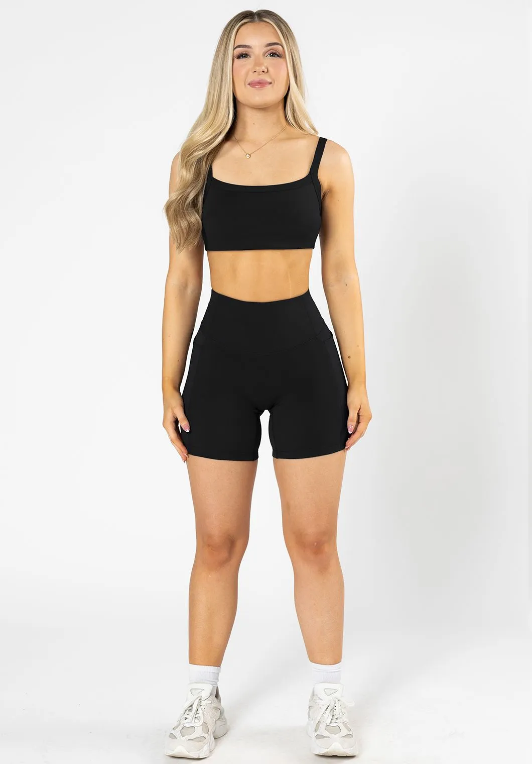 Reluna? Empower Sculptseam? Pocket Short 6?? Black Movement Flex