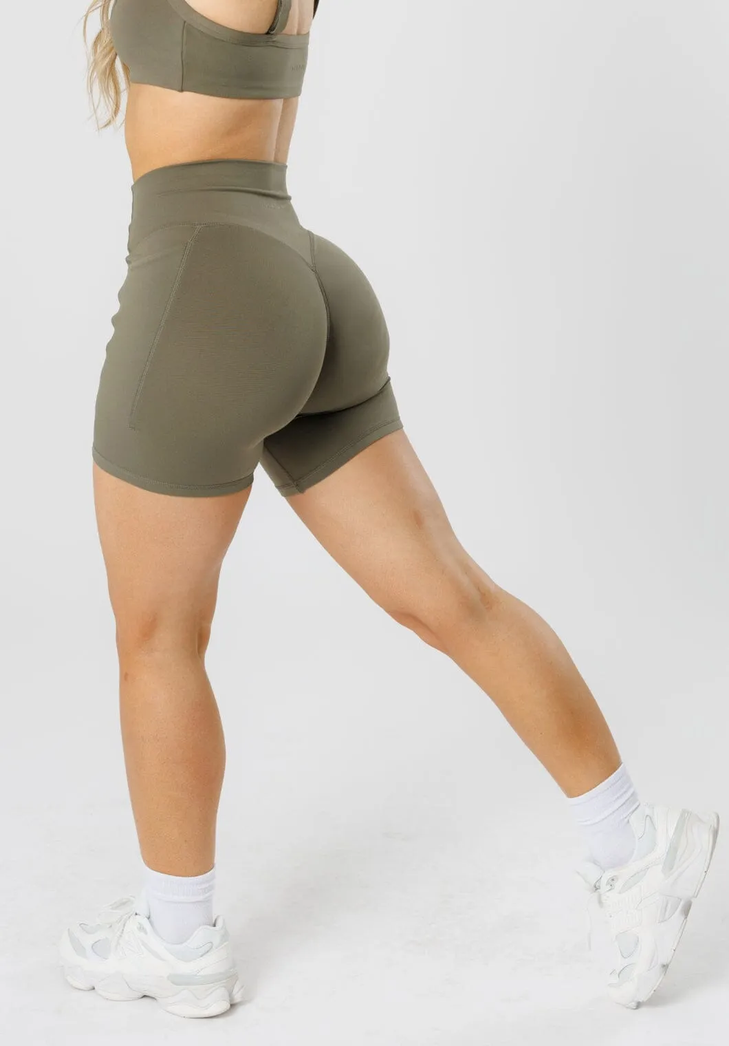 Reluna Empower Sculptseam?  Plus Pocket Short 6?? Everglades Flex Foam Insert
