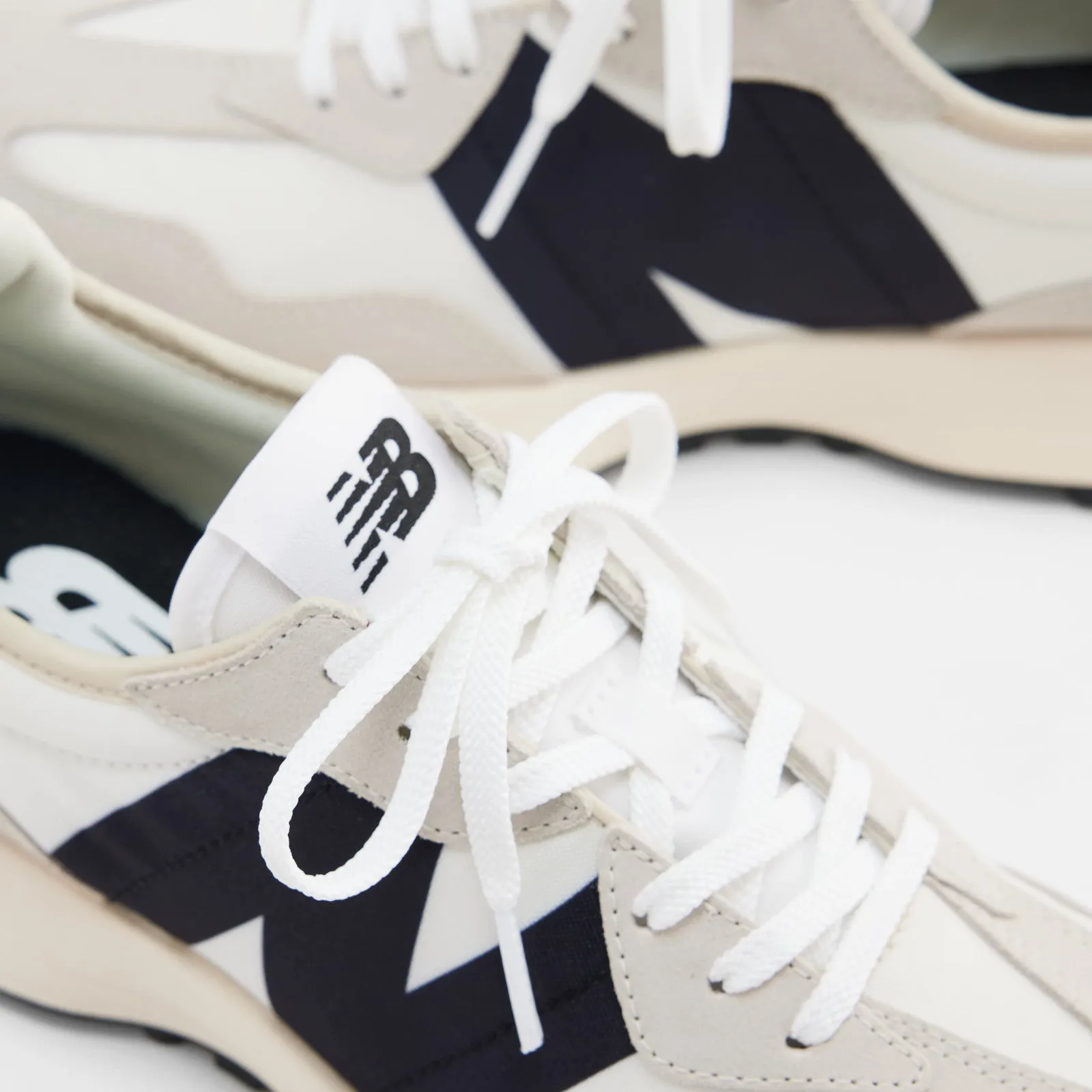 NEW BALANCE WS327FE Textured Outsole