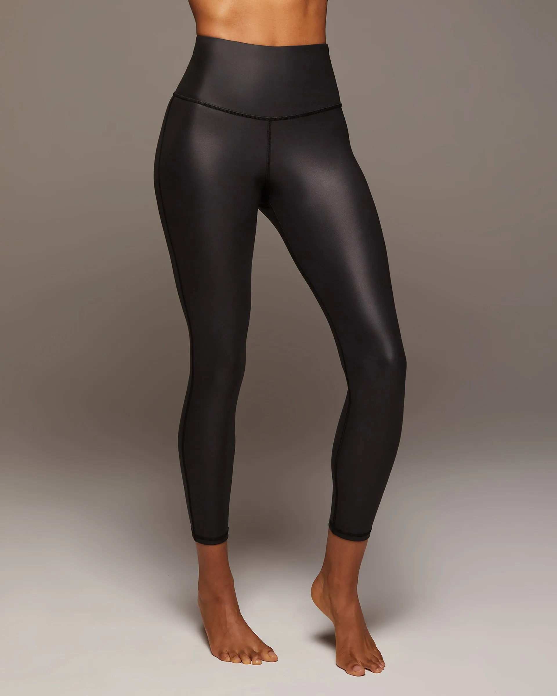 Instinct Gloss Legging Body-Hugging Design