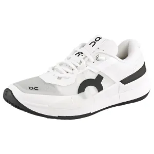 On Women's THE ROGER Pro 2 Clay - White/Black Anti Odor Technology