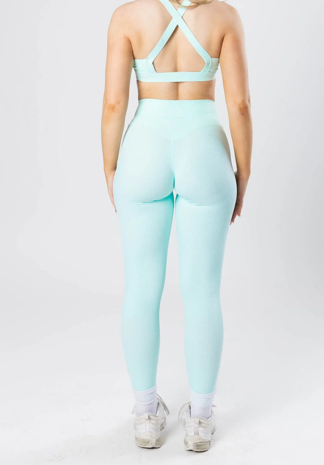 CloudRib? Original Sculptseam? Legging Poolside Slimming Effect