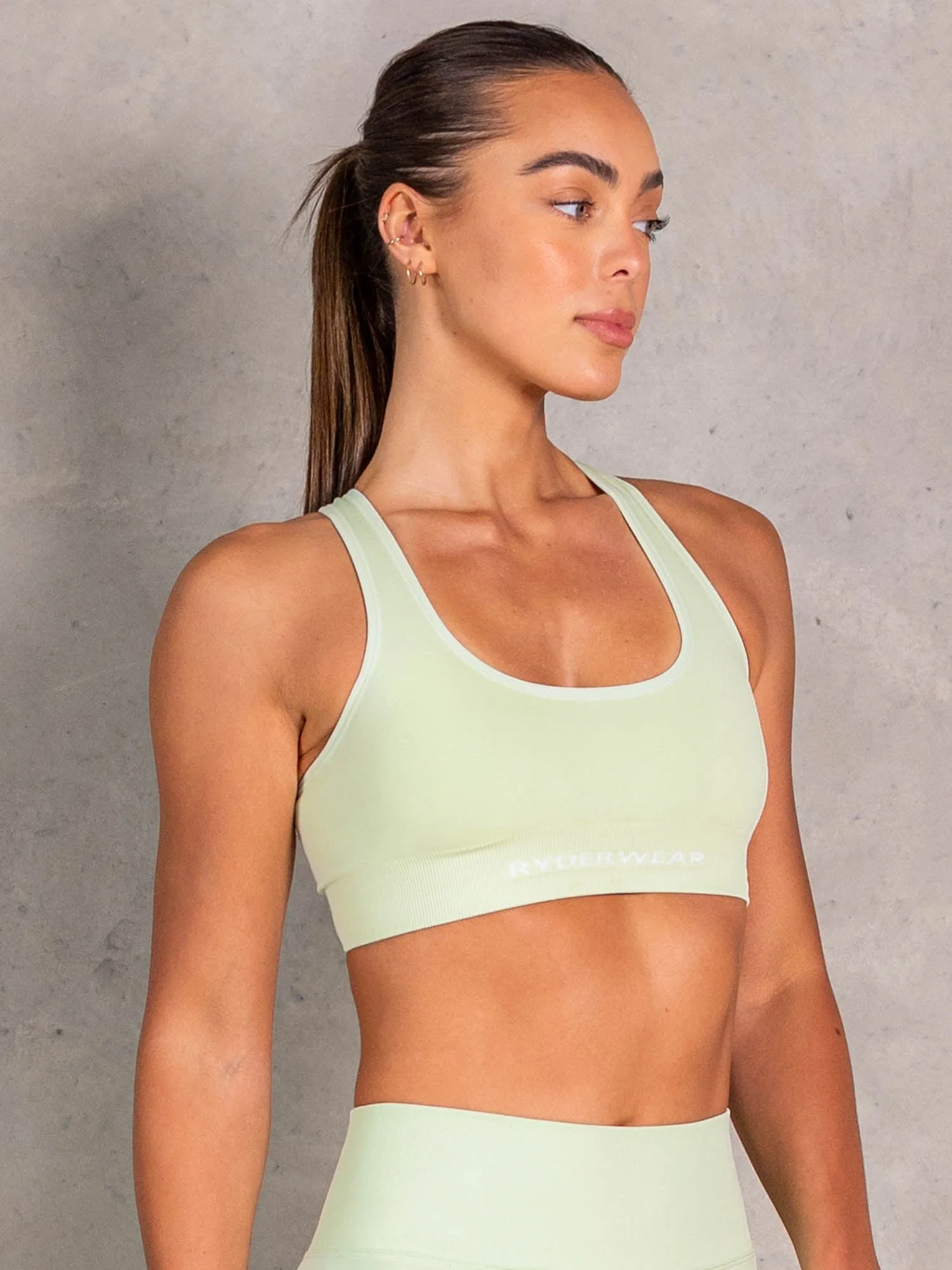 NRG Seamless Scoop Neck Sports Bra - Matcha Coverstitch seams