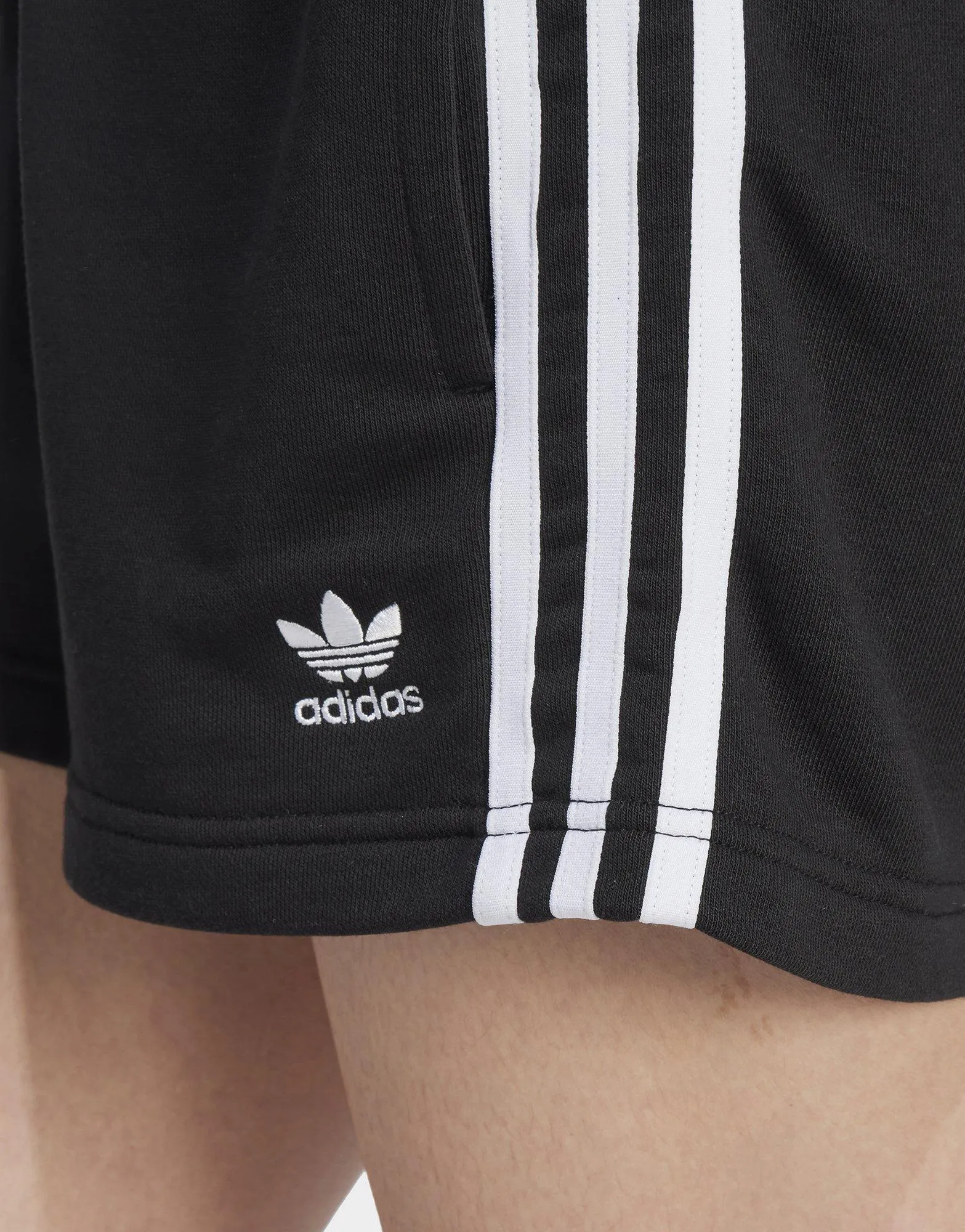 ??????? ????? 3 Stripes | ???? No Slip Waistband date night look