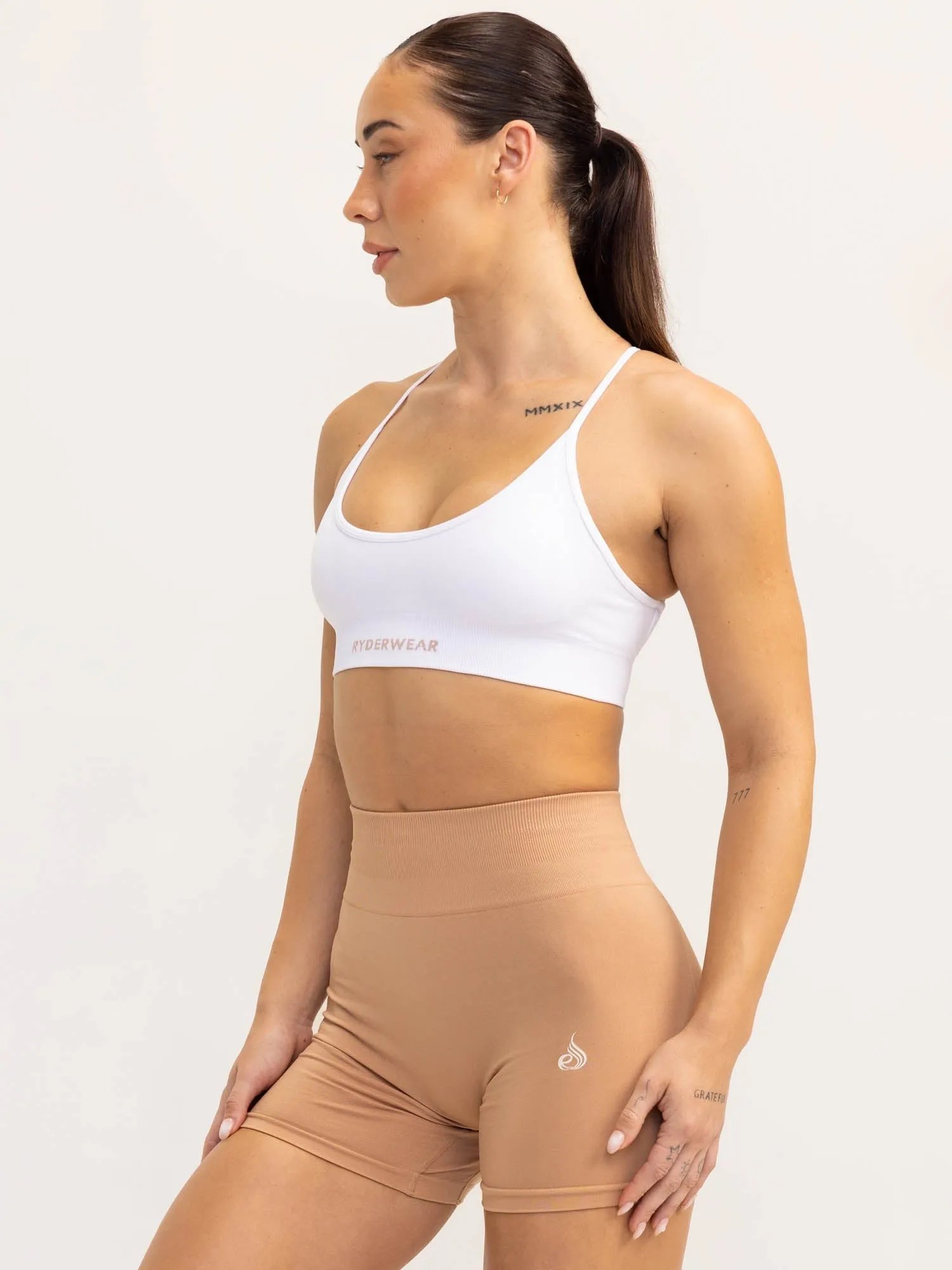 Water-resistant Lift 2.0 Seamless Sports Bra - White
