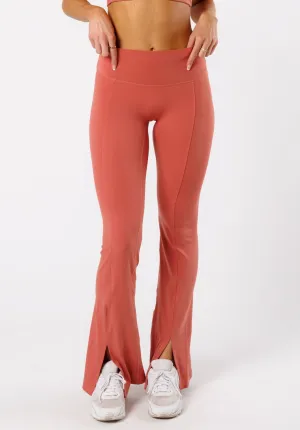 Soft Layers Maximum Comfort Reluna? Front Slit Sculptseam? Flare Leggings 34" Terra