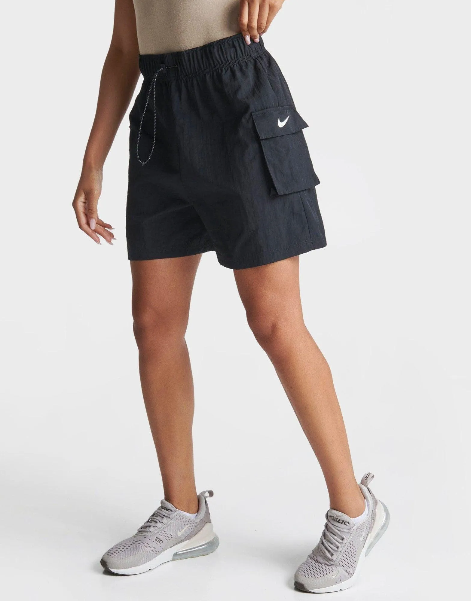 ????? ???"? ????? Sportswear Essential | ???? Smart Look Active Lifestyle
