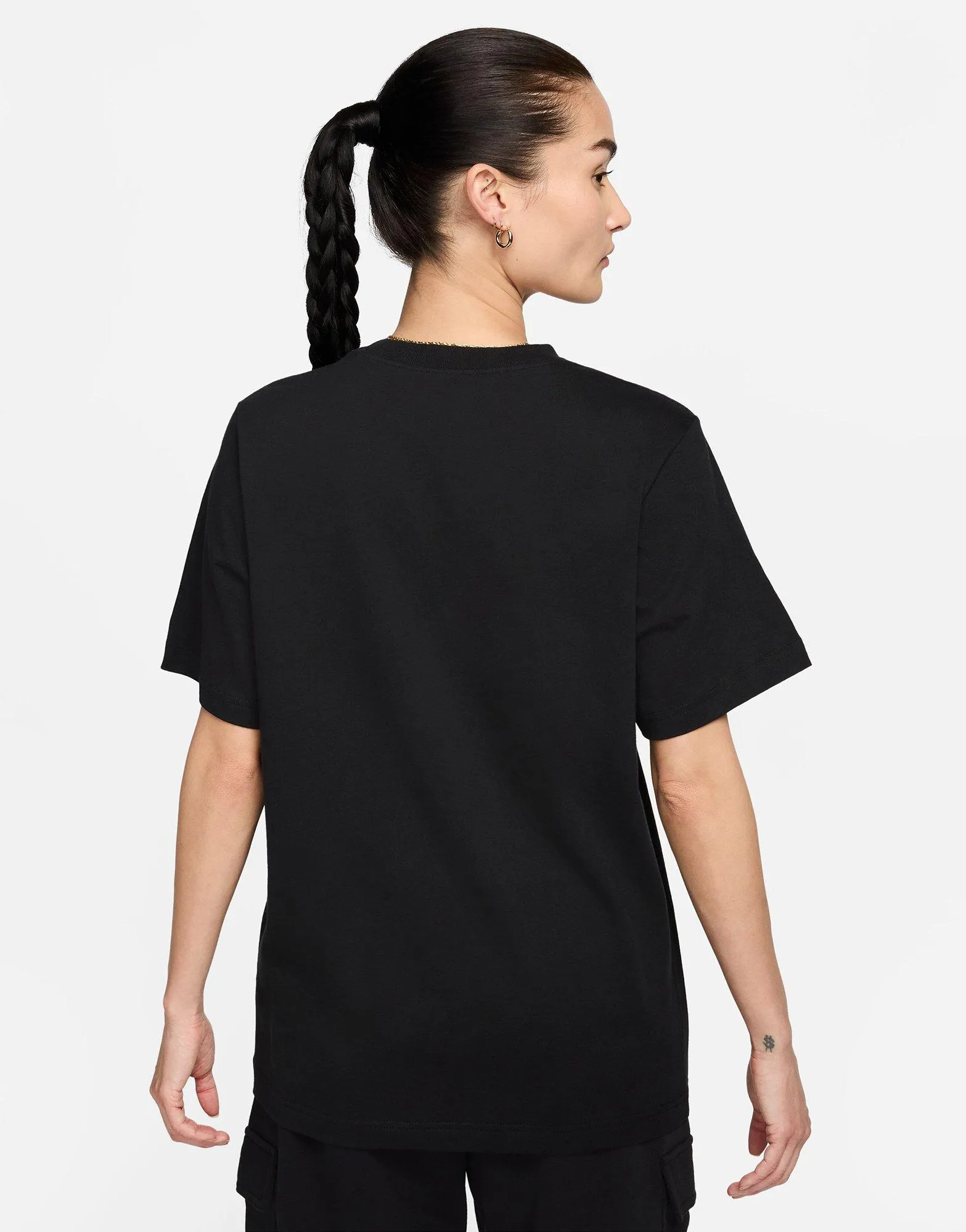 Sportswear T-Shirt Travel Light Seasonal Must-Have