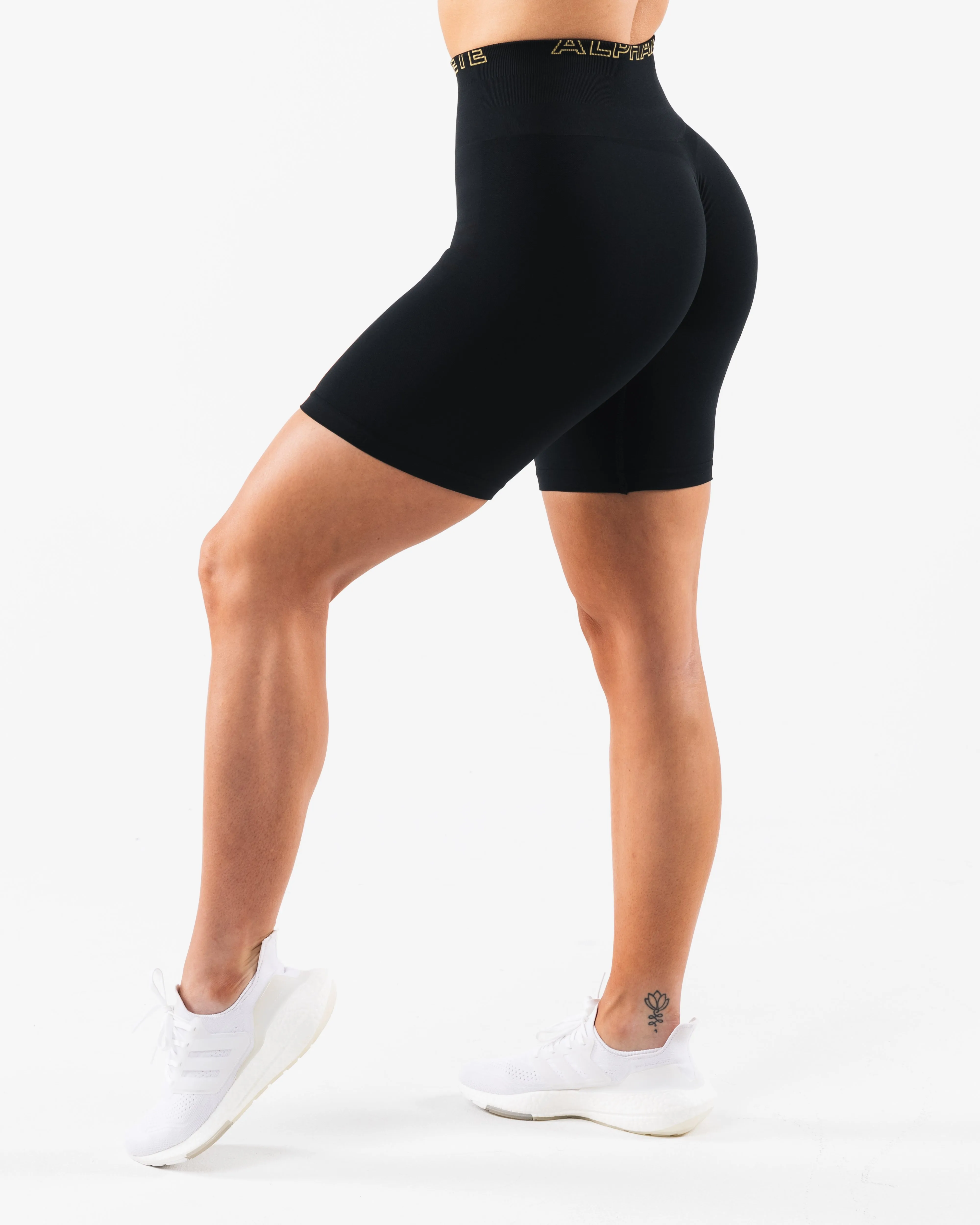 Weightless Travel Design Amplify Gravity Short 7?? - Black SE