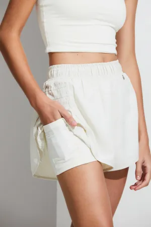 Comfort waistband Chill Fit Design Short plissado lateral (SH10)