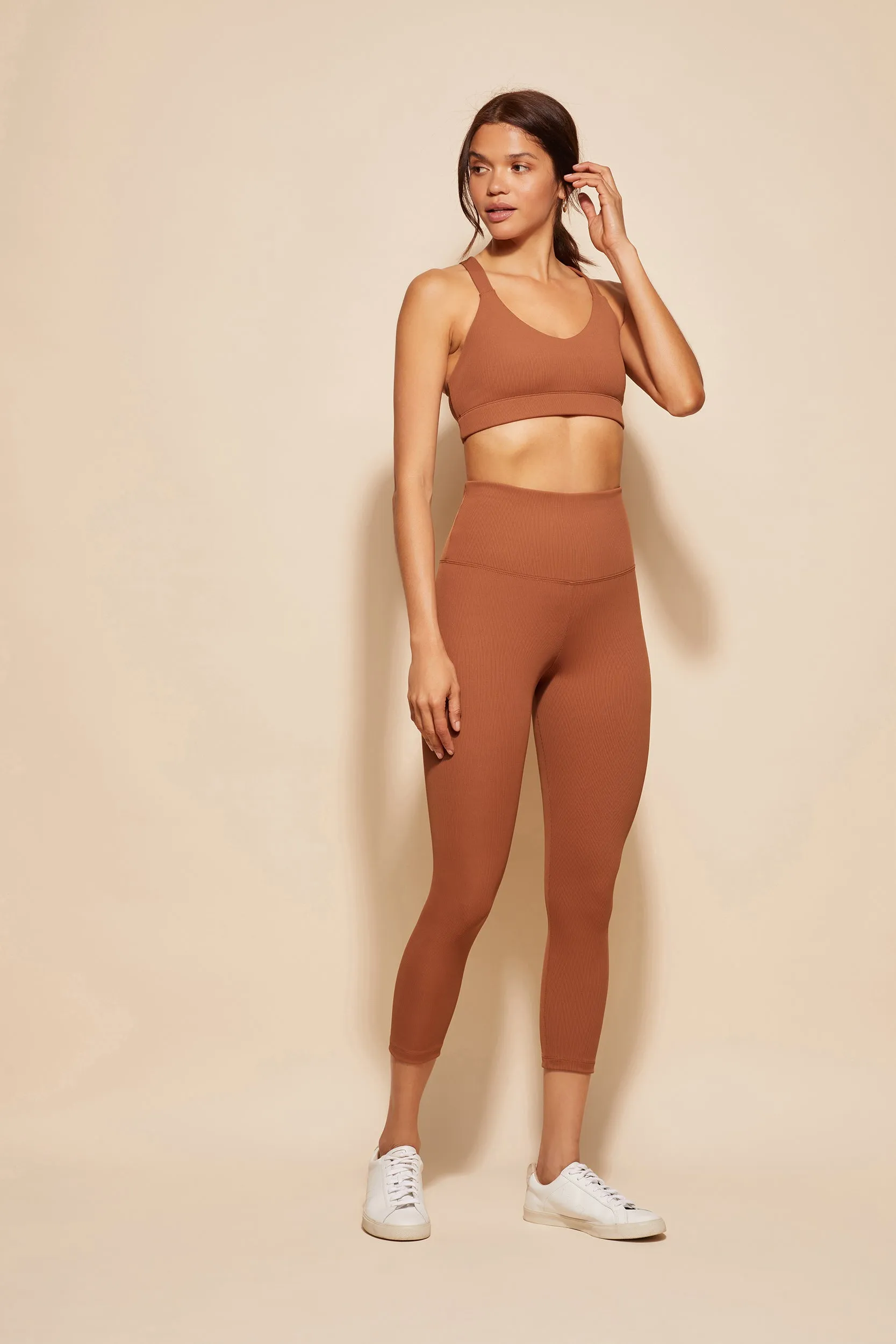 Weekend Trip Minimalist Style Move Free Harlow Tight