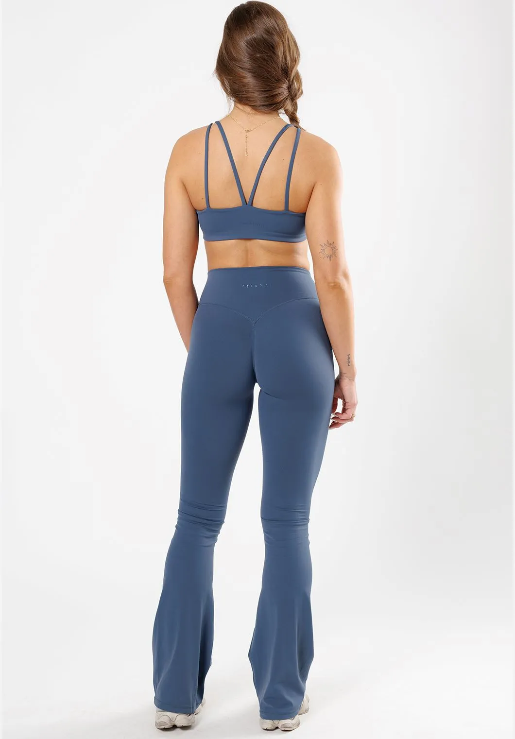 RecStretch Original Sculptseam? Plus Essential Flare Legging 34" Water Sign Sleek Vibe Breathable Fit Design