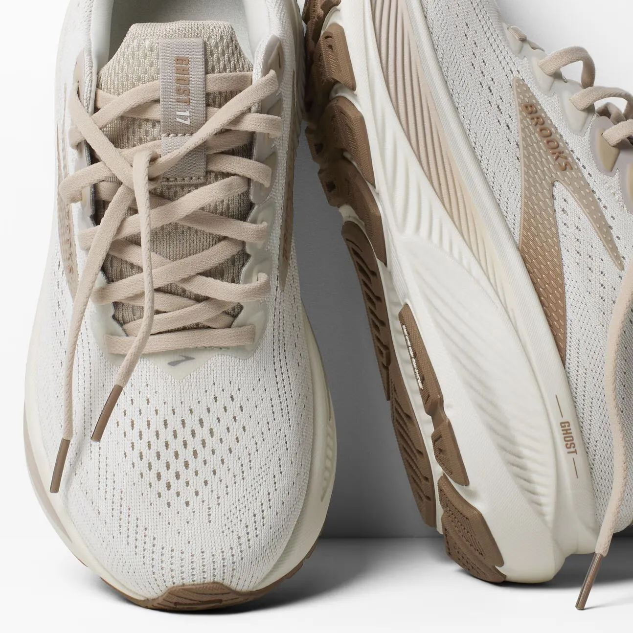 Sweat Resistant Indoor Fitness Global Fit Women's Ghost 17