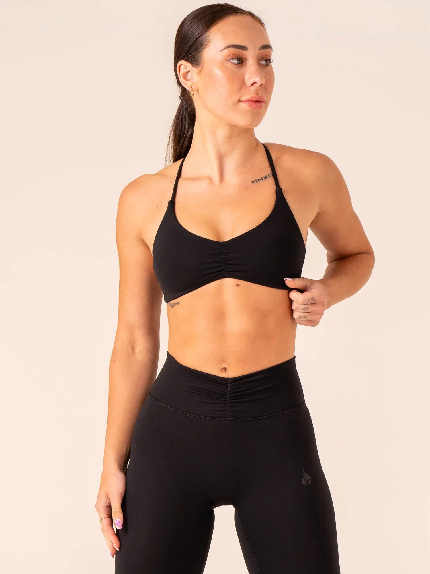 Seam-Free Construction Tempo Sports Bra - Black