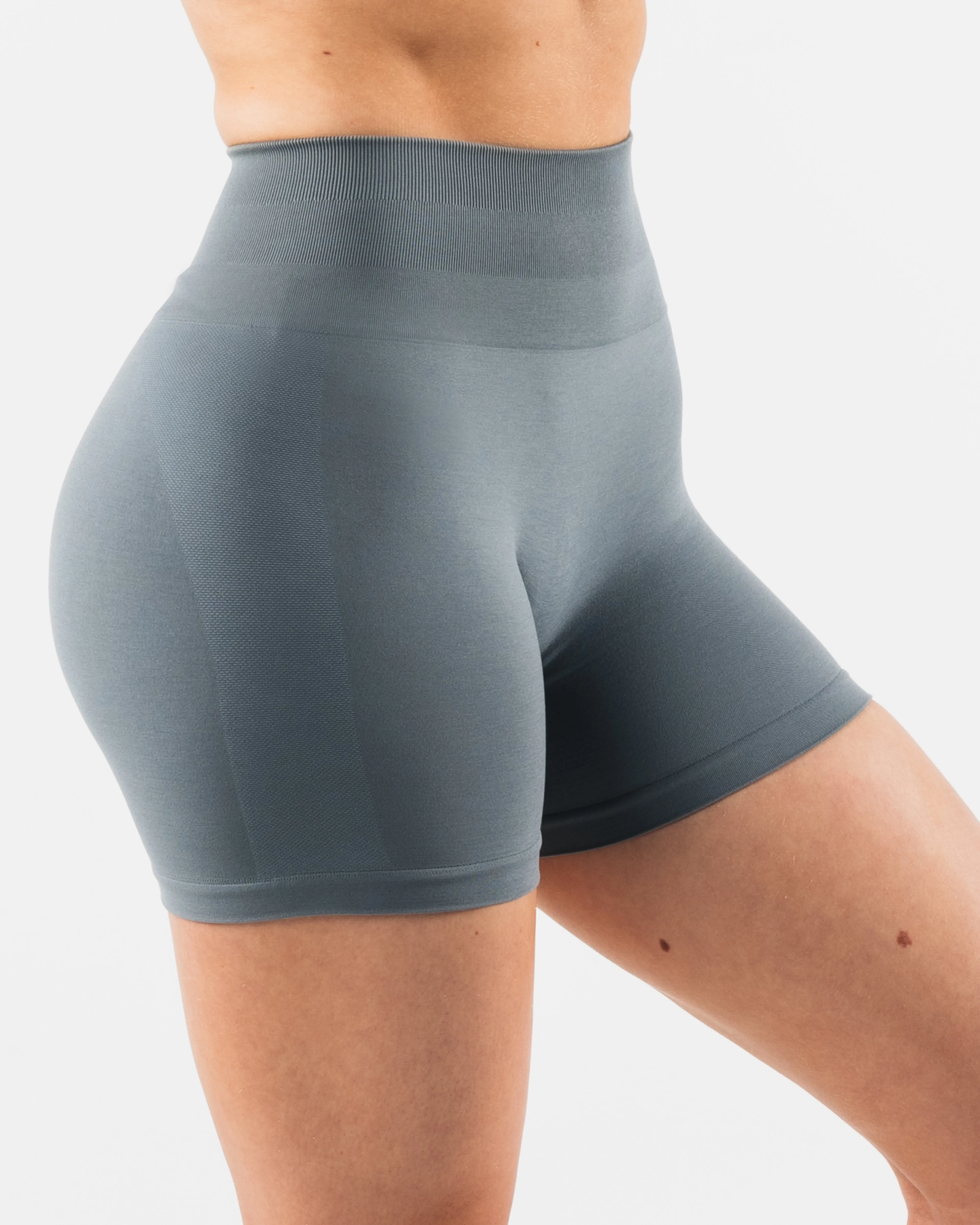 Amplify Gravity Short - Ride Flexible Layer Non slip grip