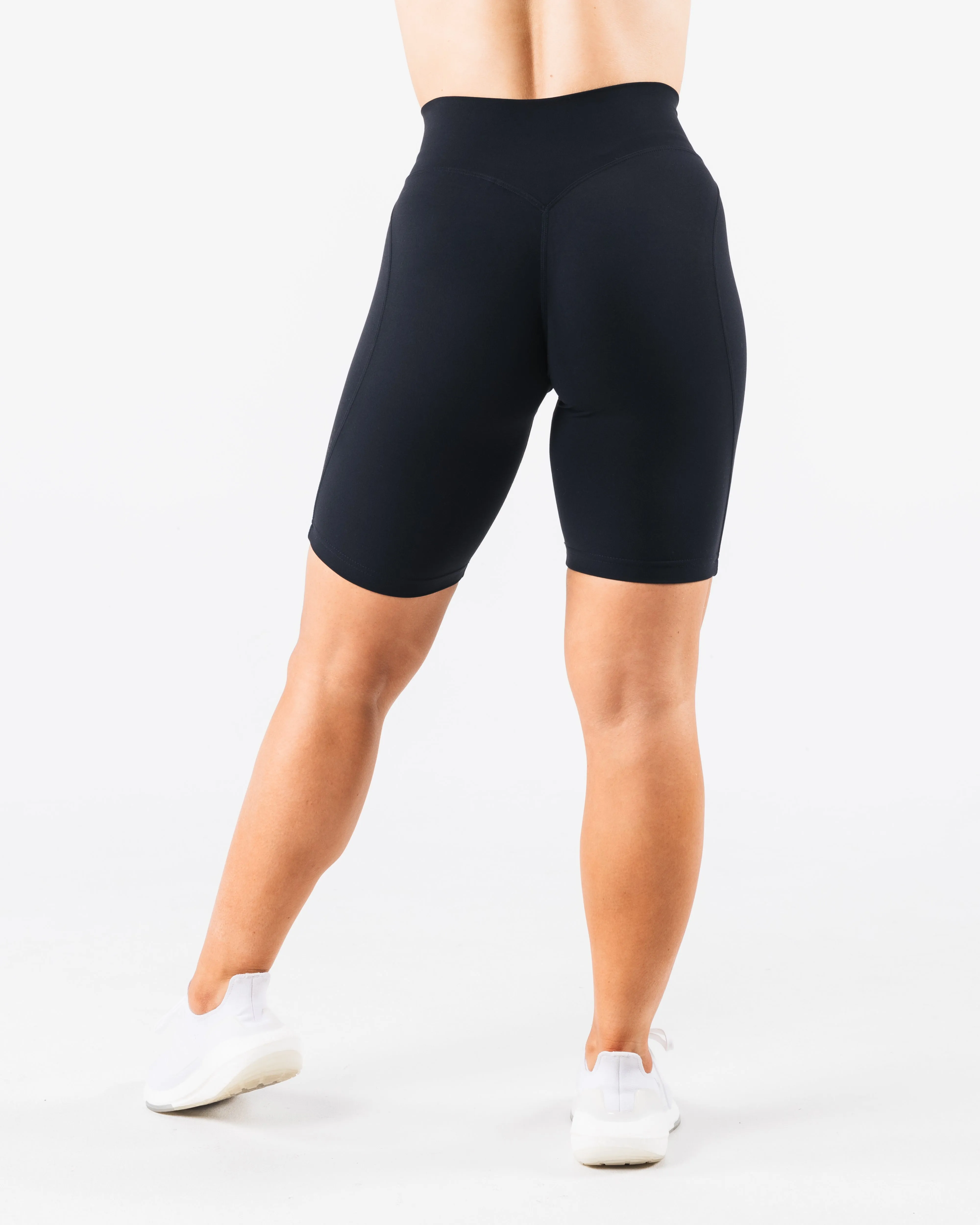 Stretch Movement Outdoor Activity Aura Short 9" - Black