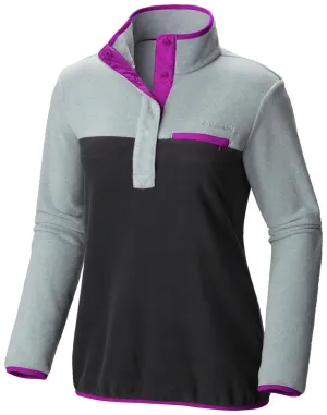 Columbia Women Black Mountain Side Pull Over beachgoer