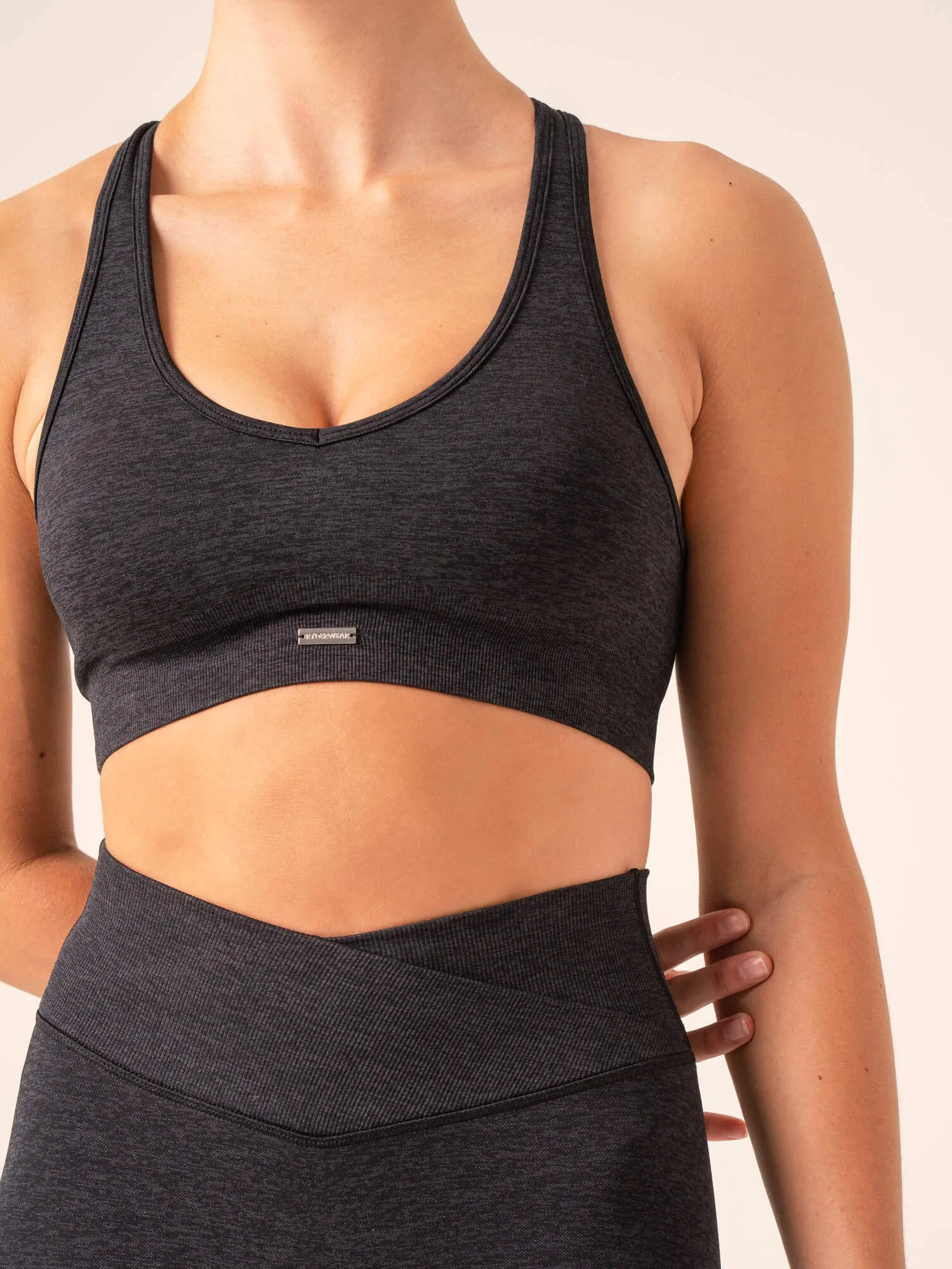 Focus Seamless Sports Bra - Black Marl Zigzag stitching seams