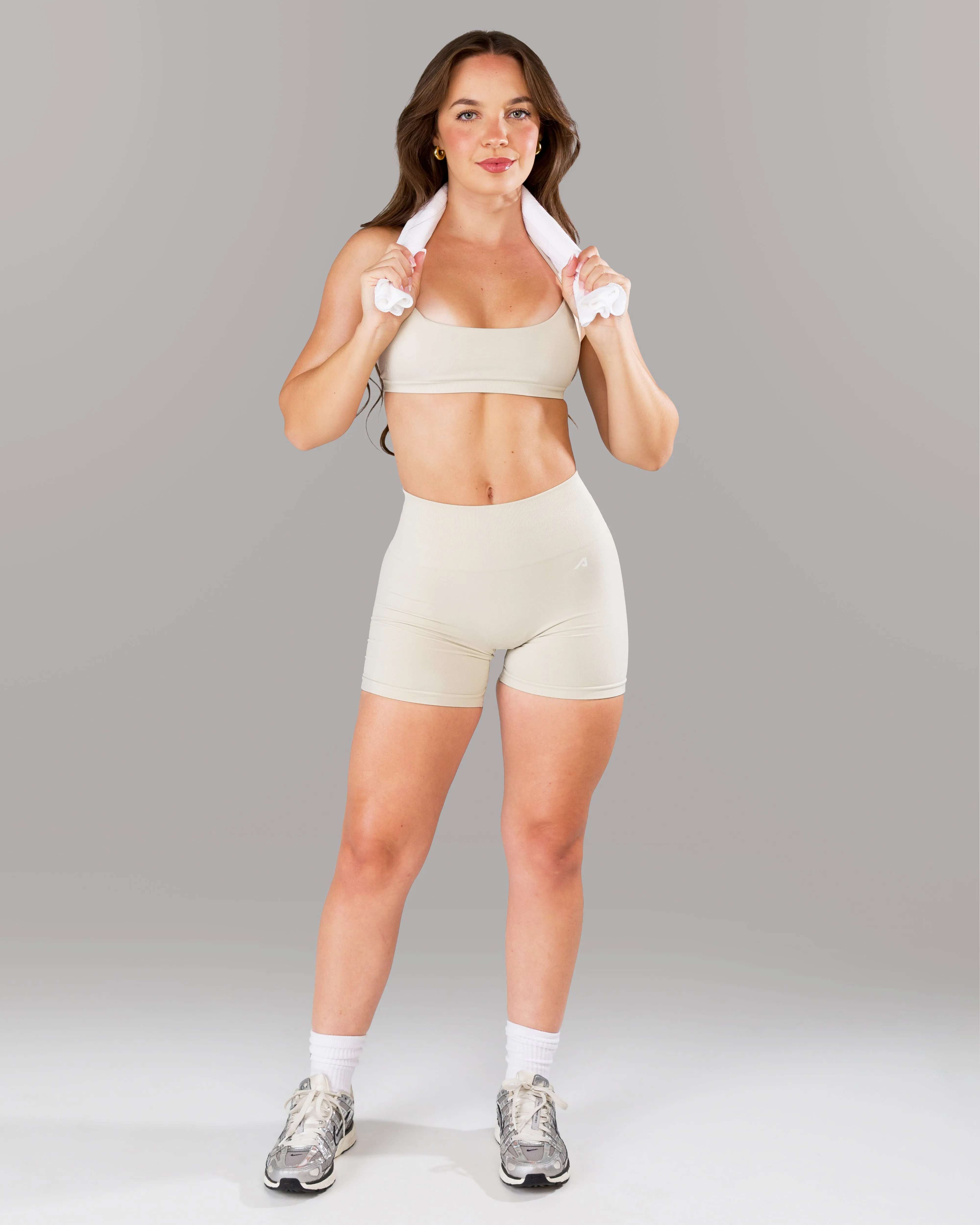 Chill Fit Hidden Storage Compartment Pump Short - Wheat