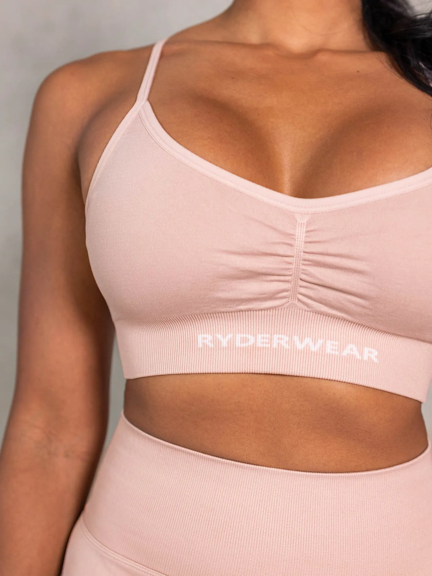 geometric Comfortable Strap NRG Seamless Sports Bra - Biscotti