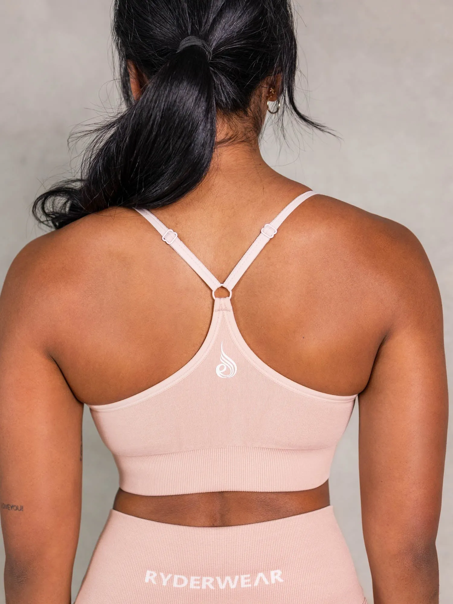 Flexible Cup NRG Seamless Sports Bra - Biscotti