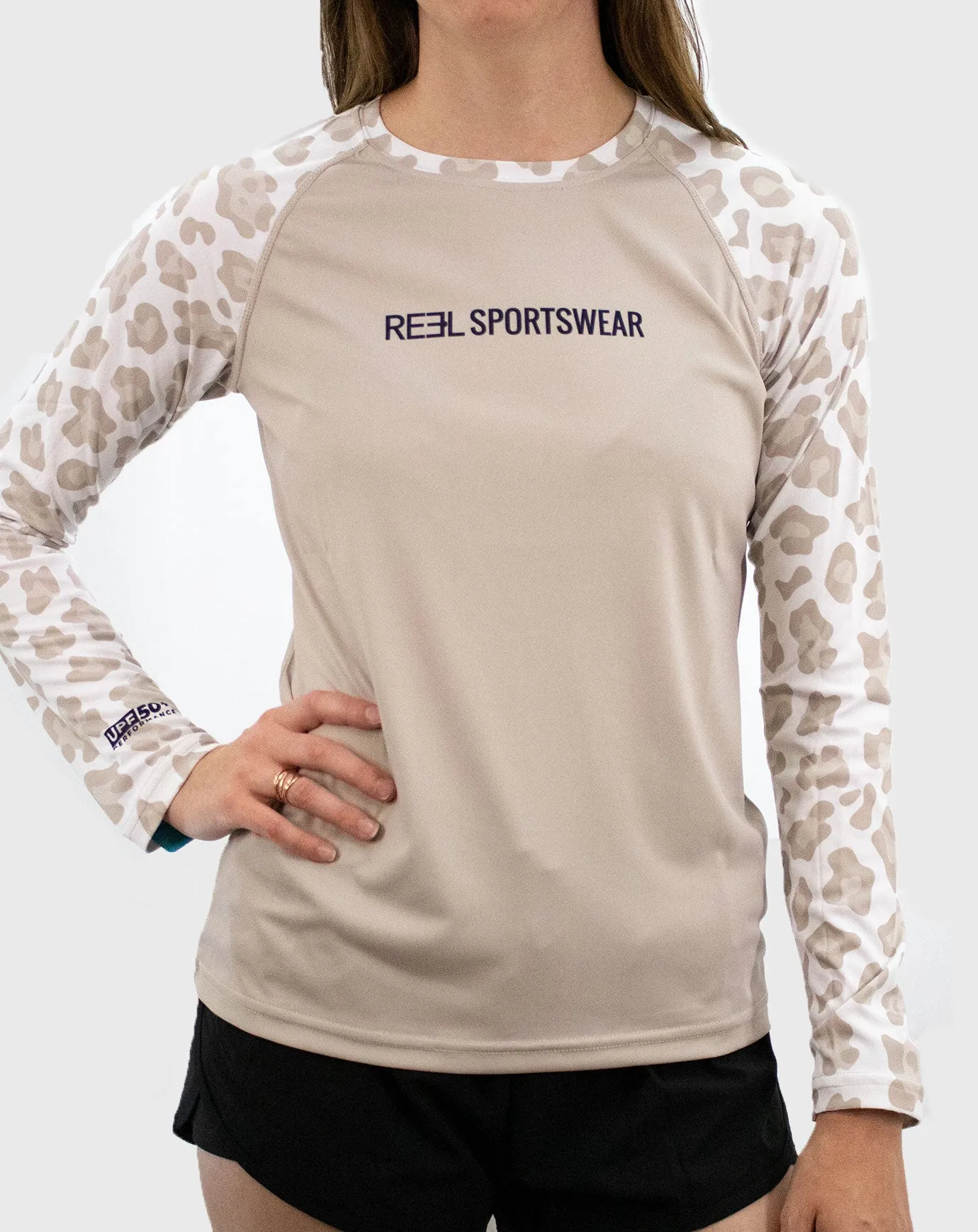 Leo | Grey Multi Panel Structure Simple and Comfortable