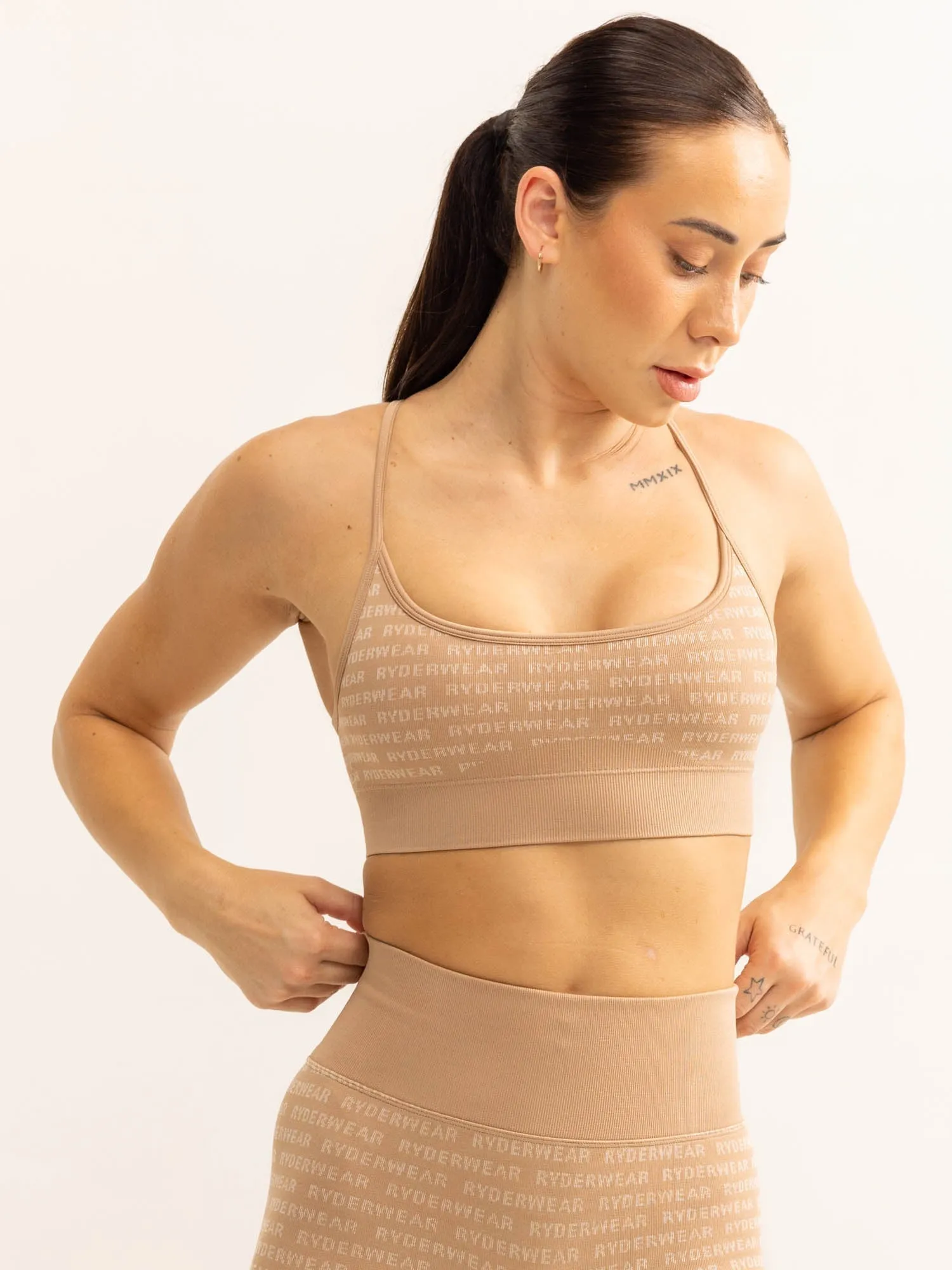 Soft Touch Lightweight Support Logo Lux Seamless Sports Bra - Tan