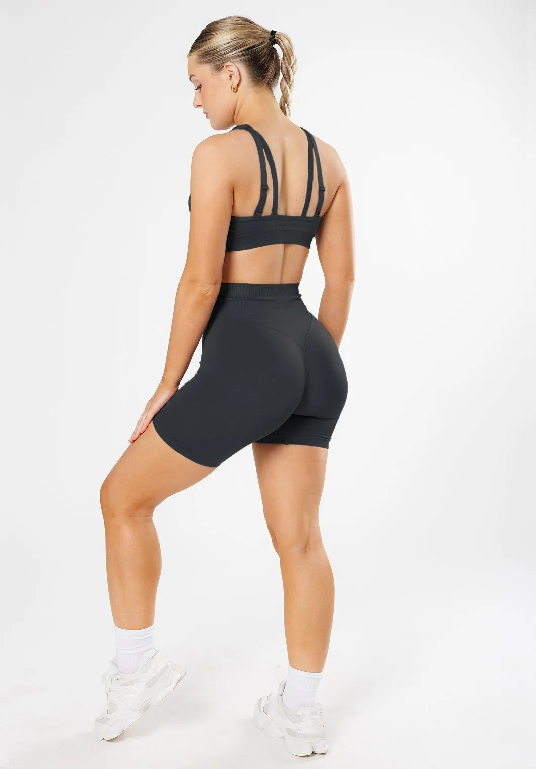 water sports use Quick Dry Wear Fit CurveFlex? Hourglass Sculptseam? Plus Seamless Shorts 6?? Black