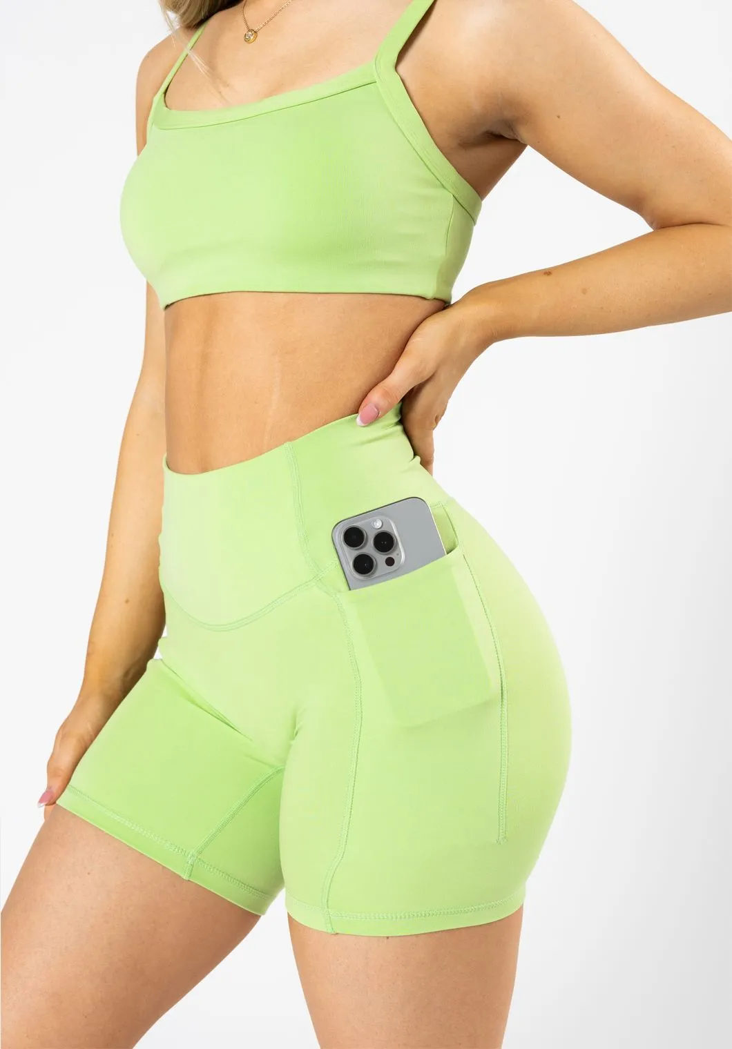 Reluna? Empower Sculptseam? Pocket Short 6?? Lime Vintage Look Anti Static Finish