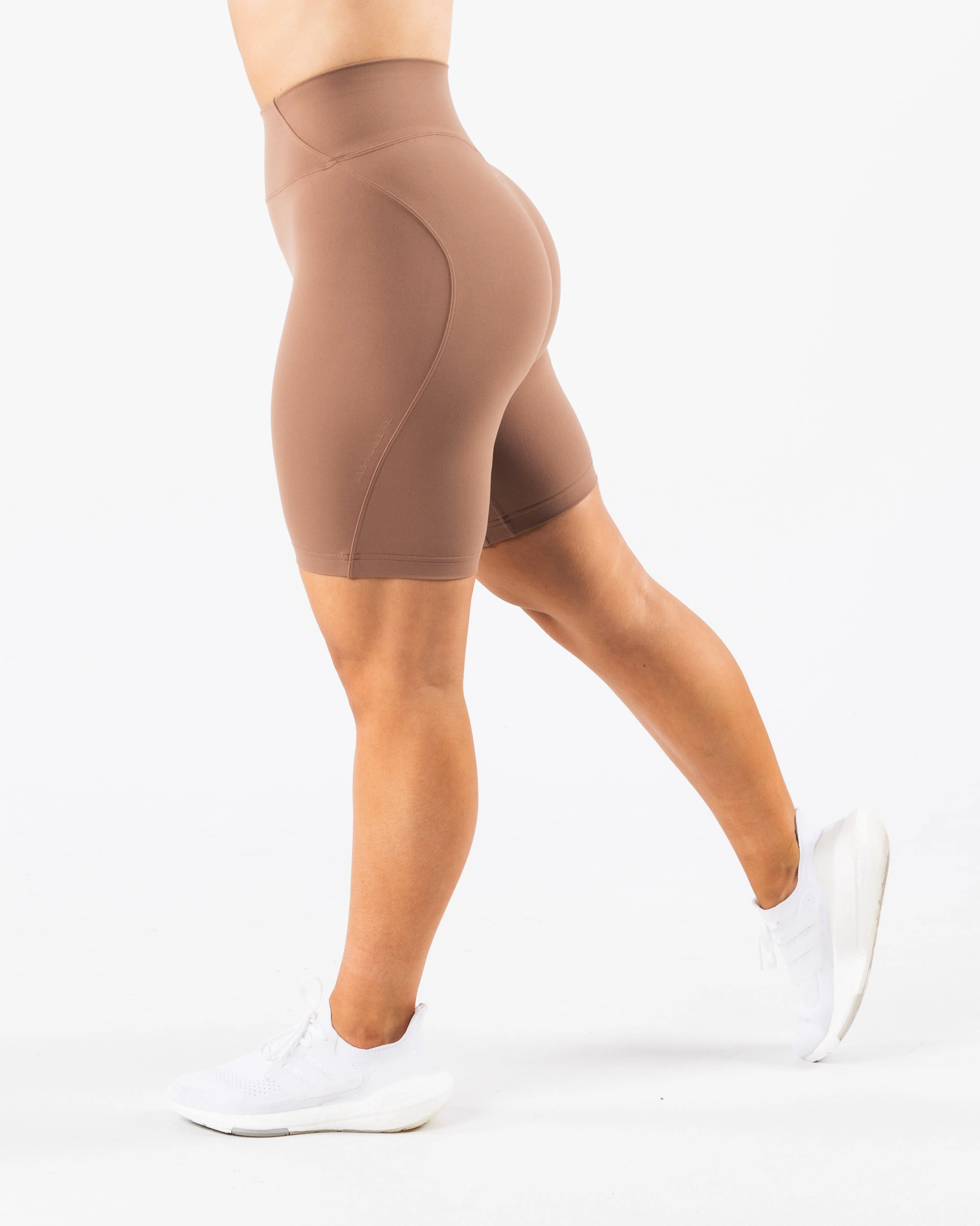Aura Short 9" - Oak Budget - friendly Trendy Comfort