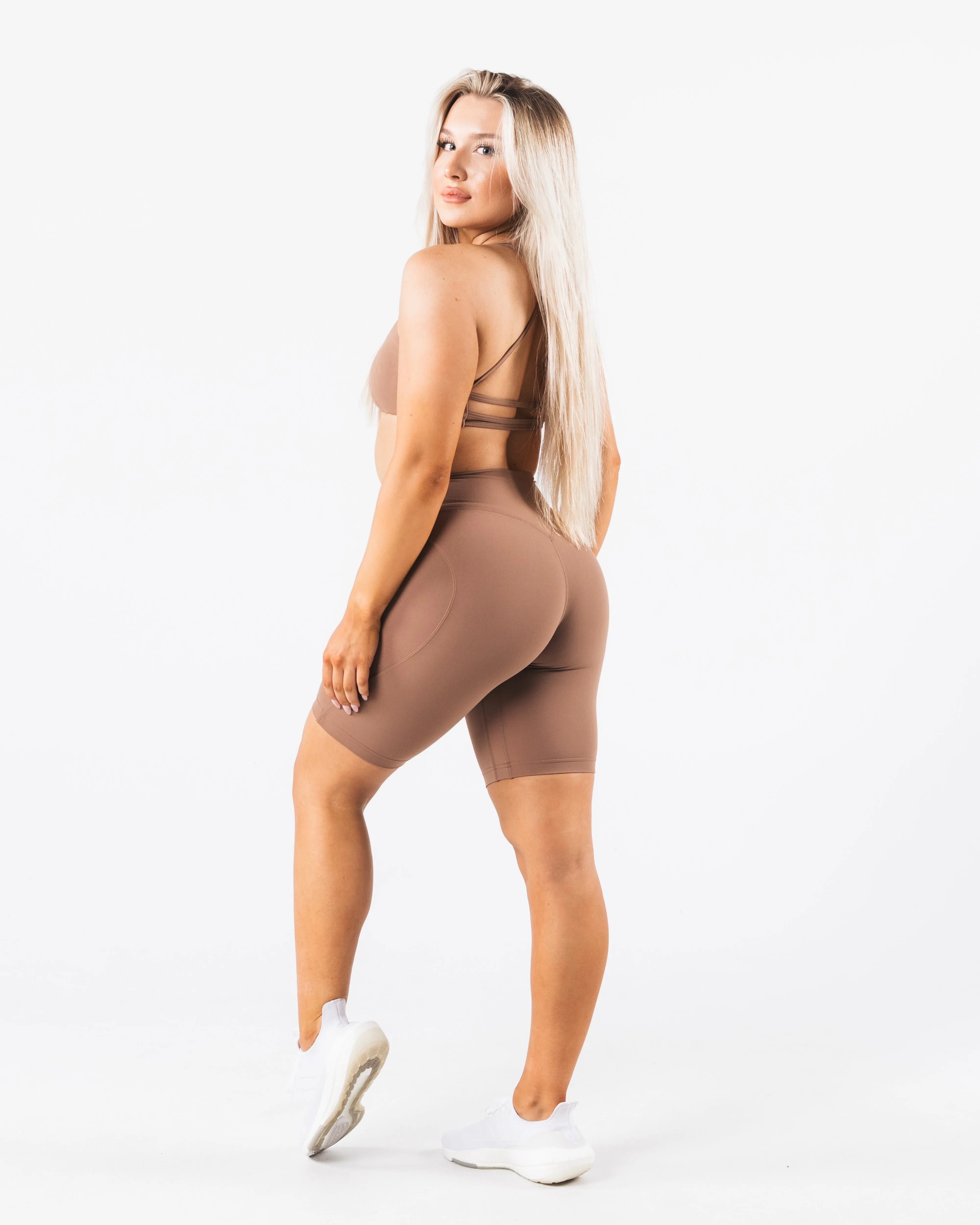 Aura Short 9" - Oak Casual Wear
